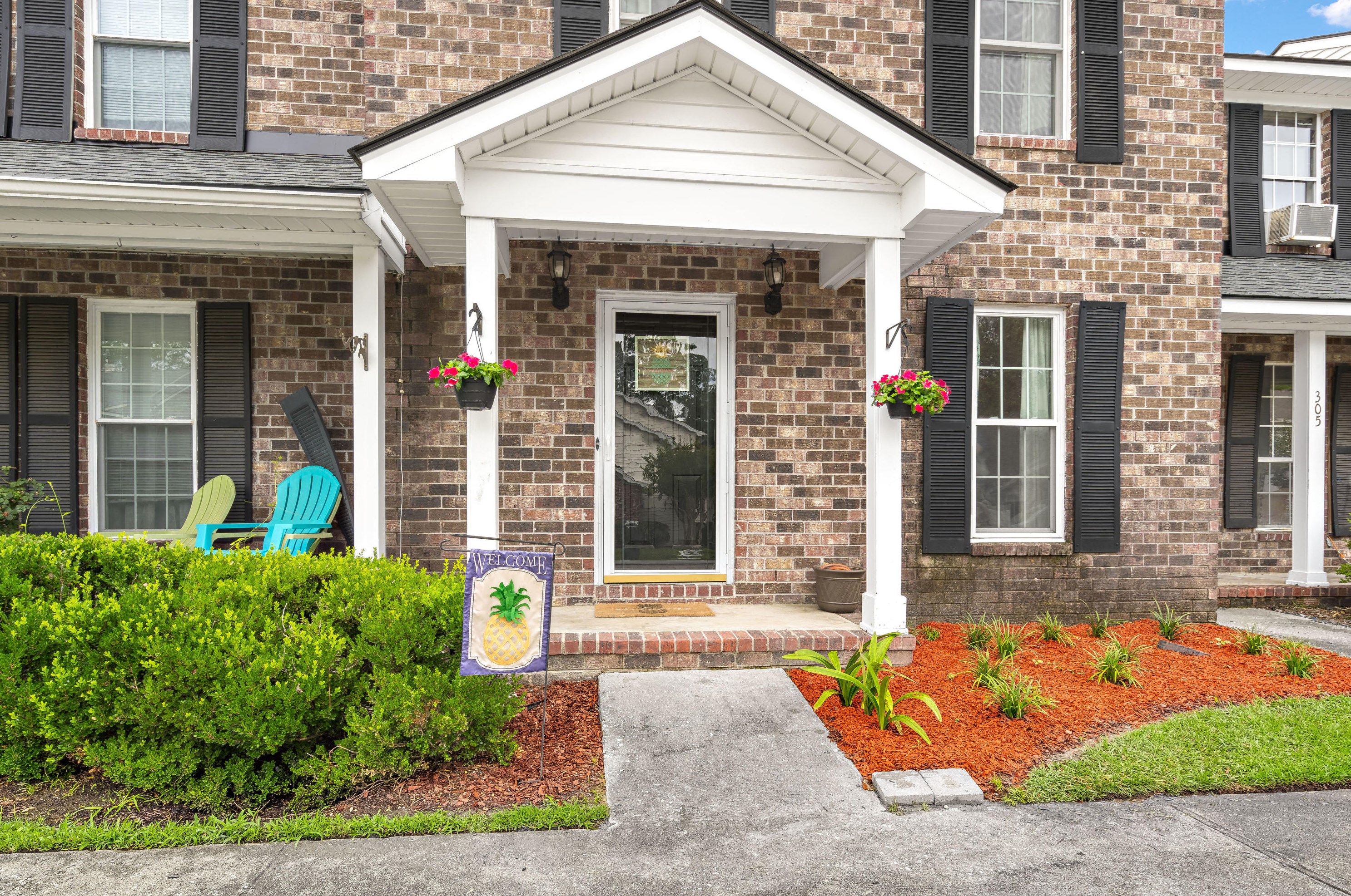303 Sandlewood Dr, Summerville, SC 29483-3071