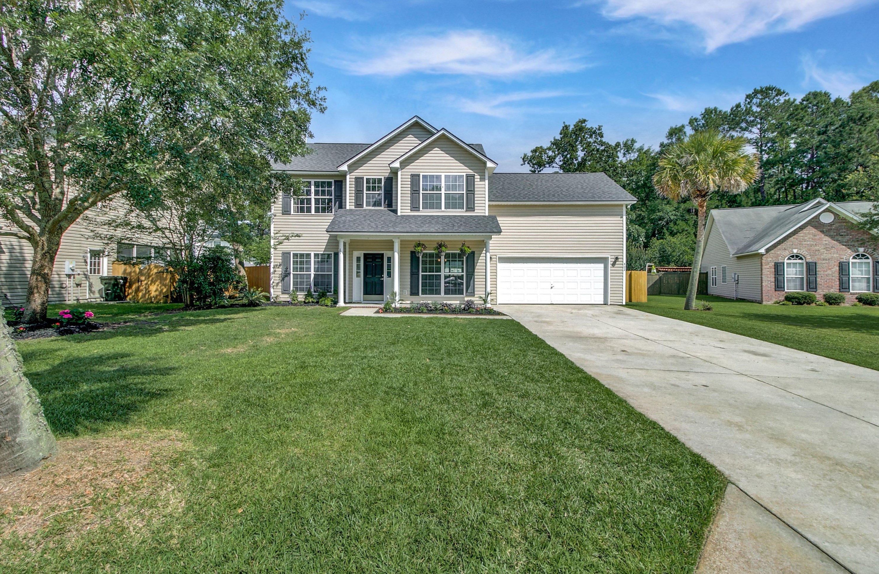 402 Barreling Ct, Moncks Corner, SC 29461-6459