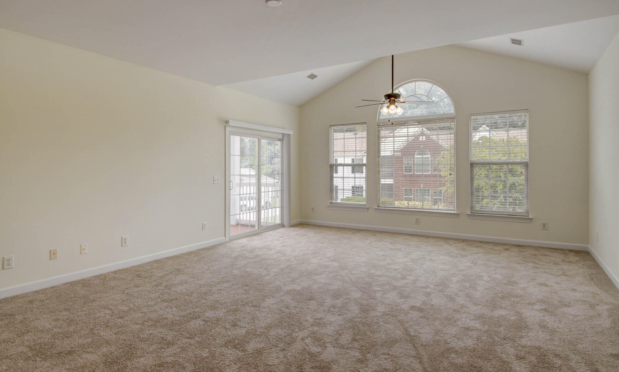 172 Golf View Ln, Summerville, SC 29485-6247