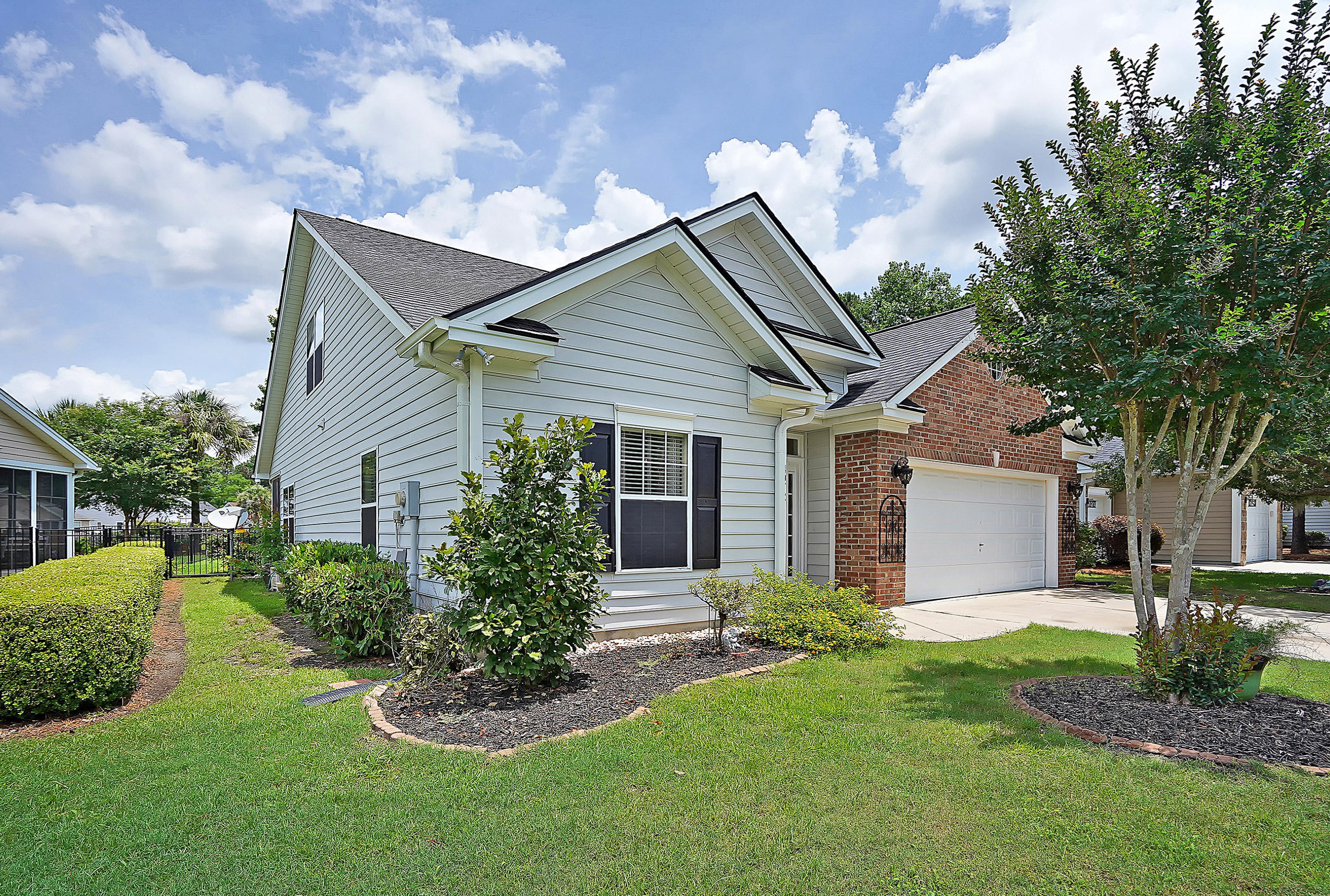 4972 Franconia Dr, Summerville, SC 29485-8695