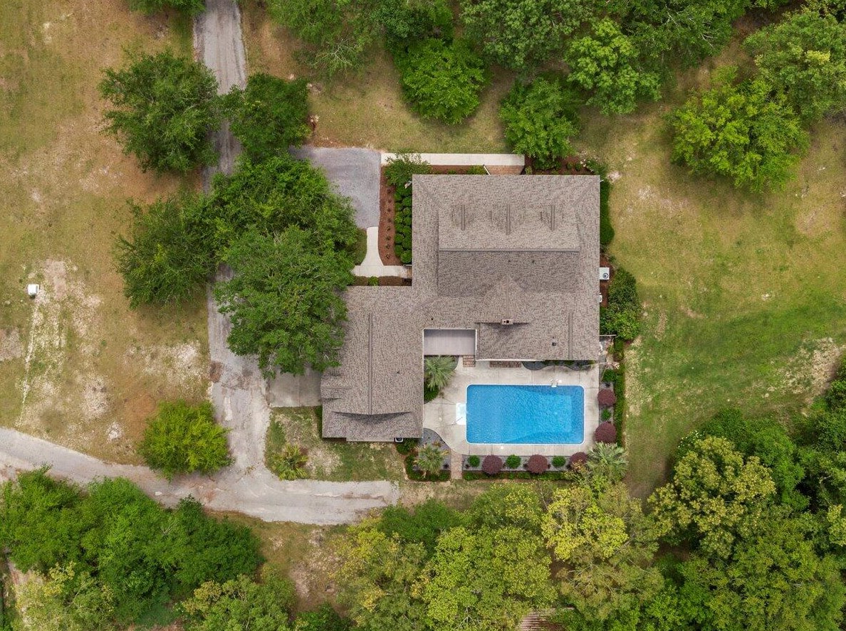 524 Leatherwood Ln, Cordesville, SC 29434