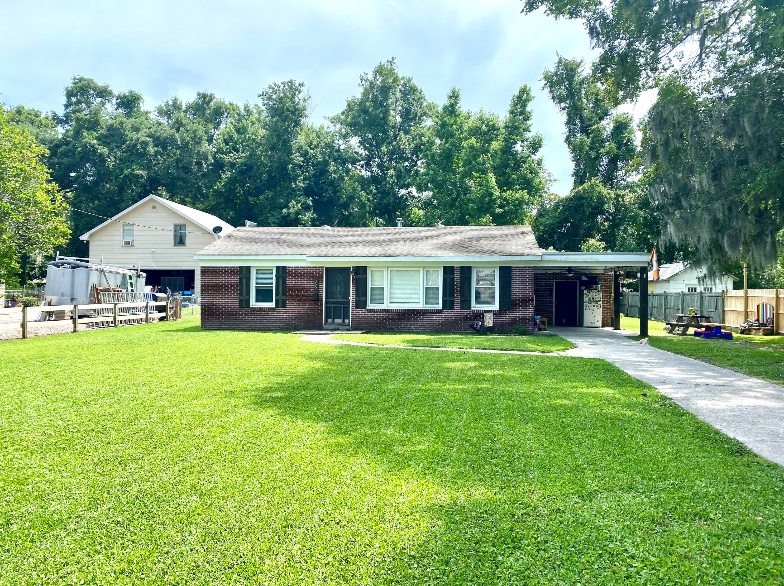 2002 Nitsa St, Johns Island, SC 29455