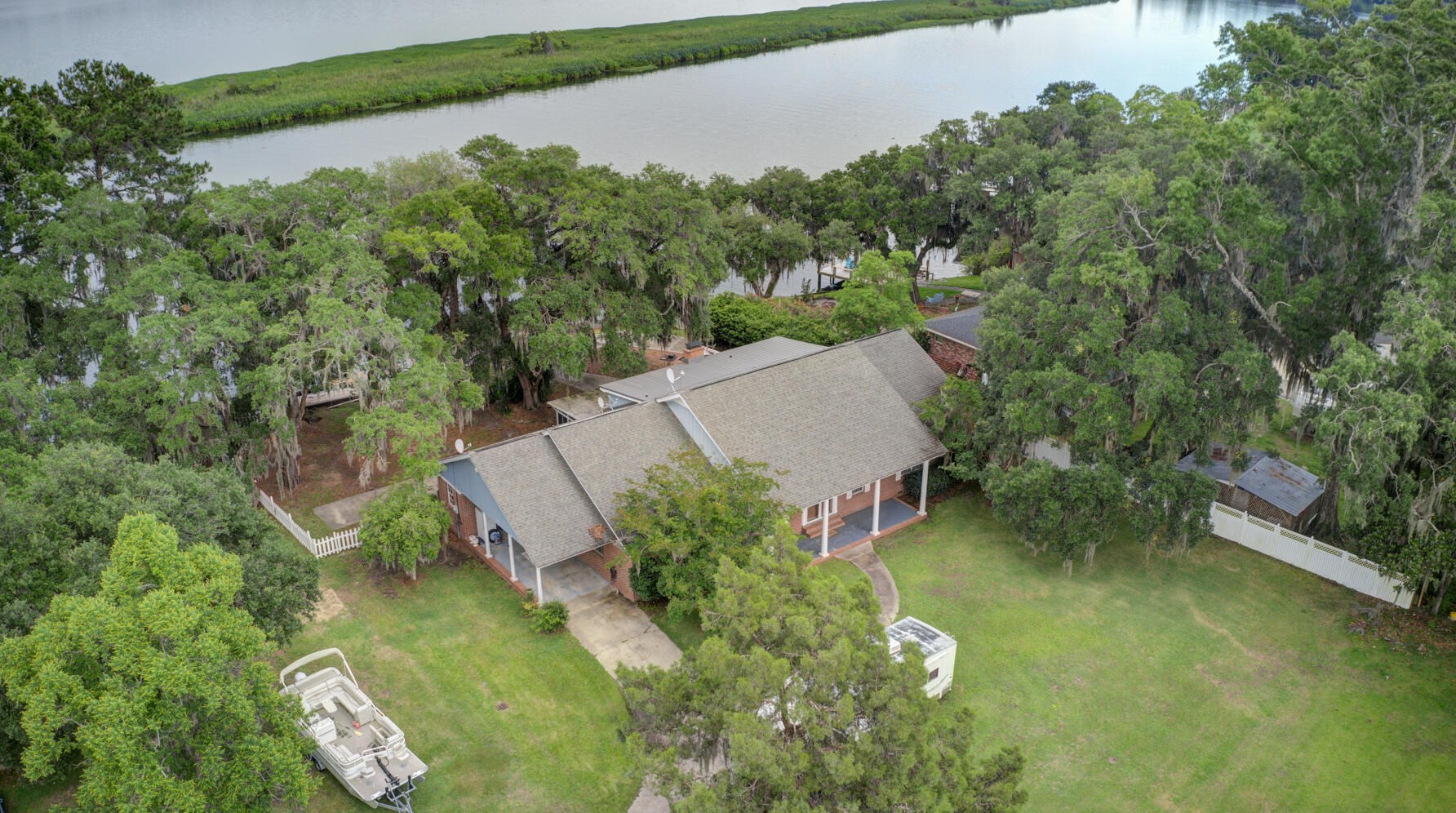 1810 Widgeon Rd, Moncks Corner SC  29461-7059 exterior