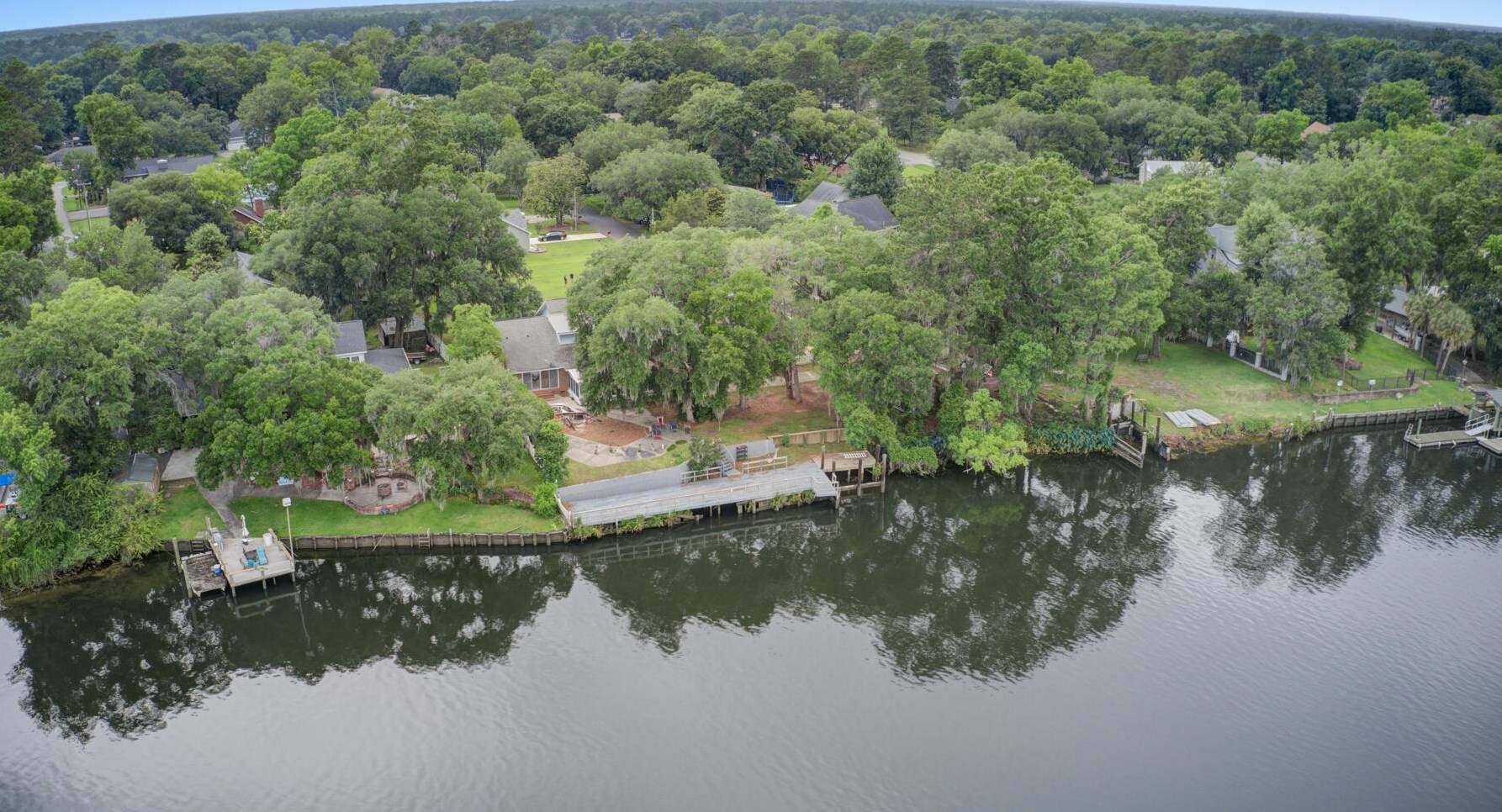 1810 Widgeon Rd, Moncks Corner SC  29461-7059 exterior