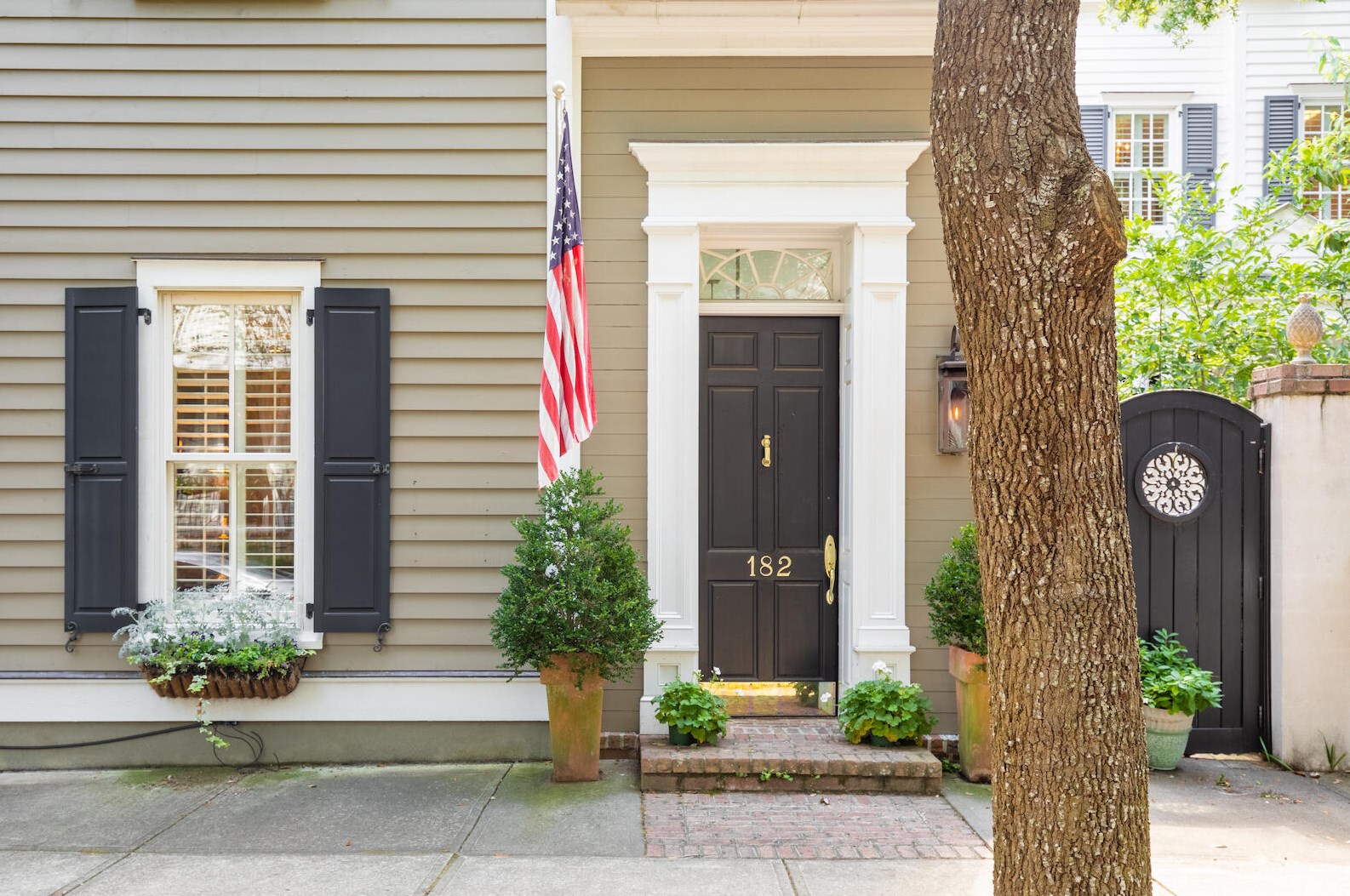 182 Ionsborough St, Mount Pleasant, SC 29464-6690