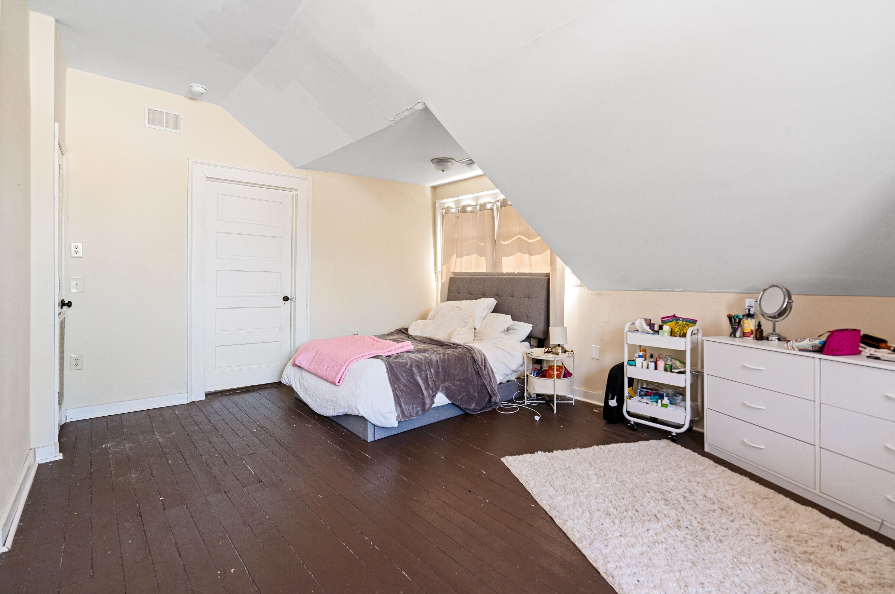 135 Ashley Ave, Charleston SC 29401-1804 exterior