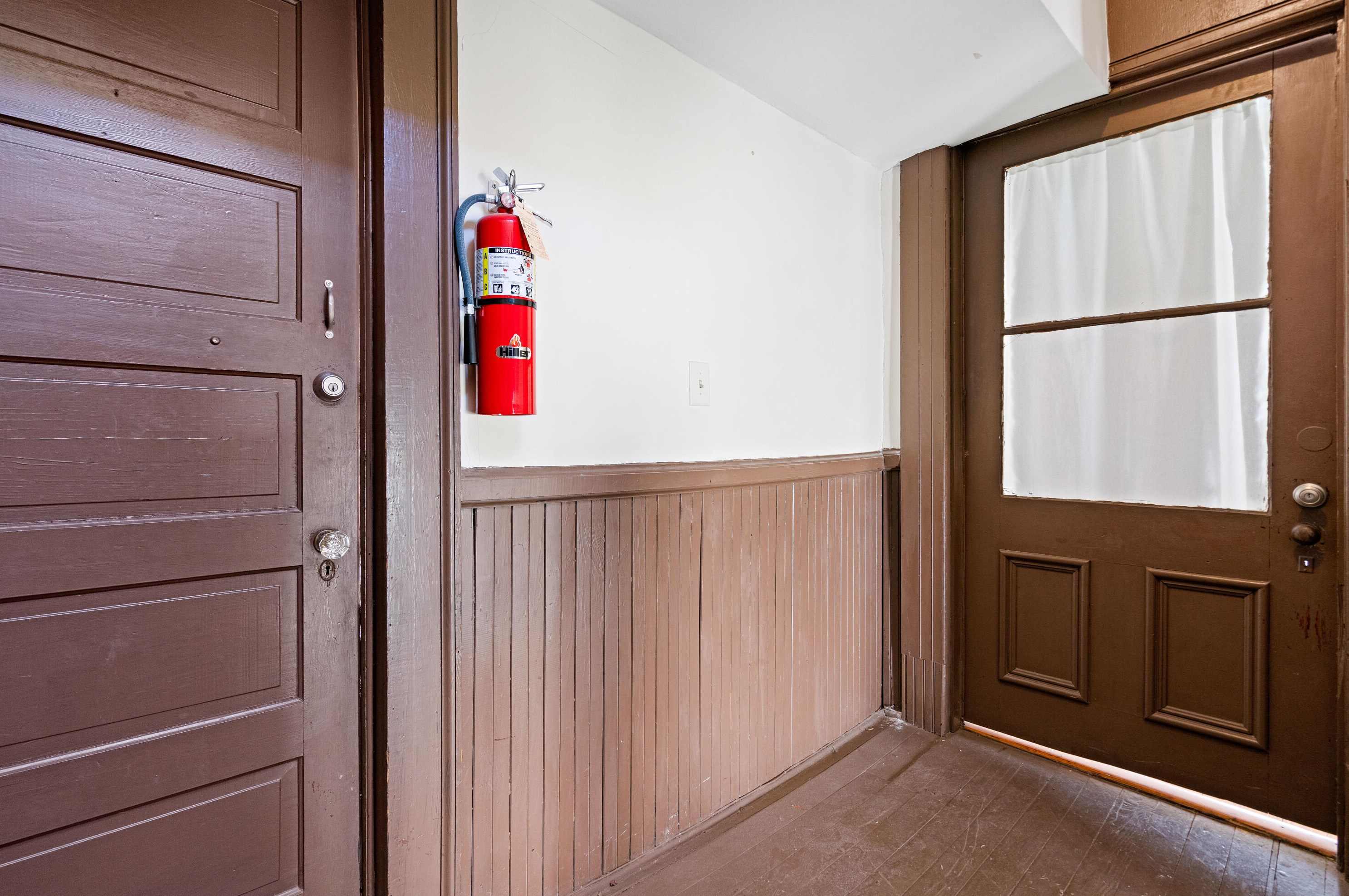 135 Ashley Ave, Charleston SC 29401-1804 exterior