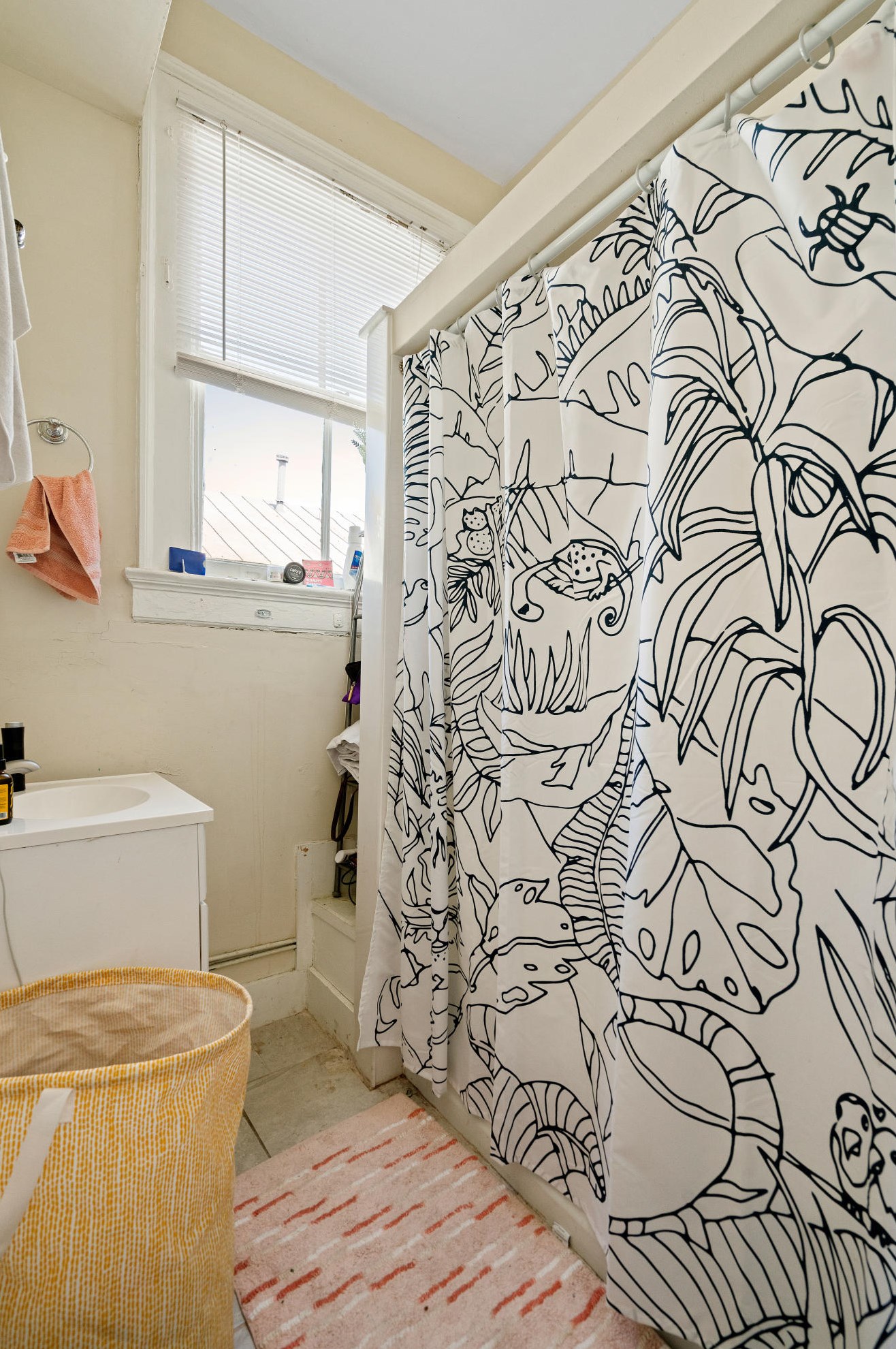 135 Ashley Ave, Charleston SC 29401-1804 exterior