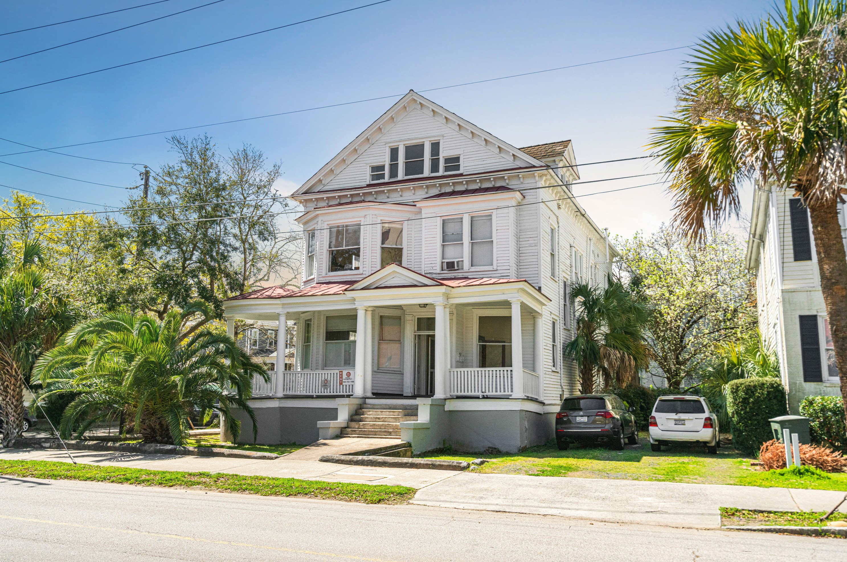 135 Ashley Ave, Charleston SC 29401-1804 exterior