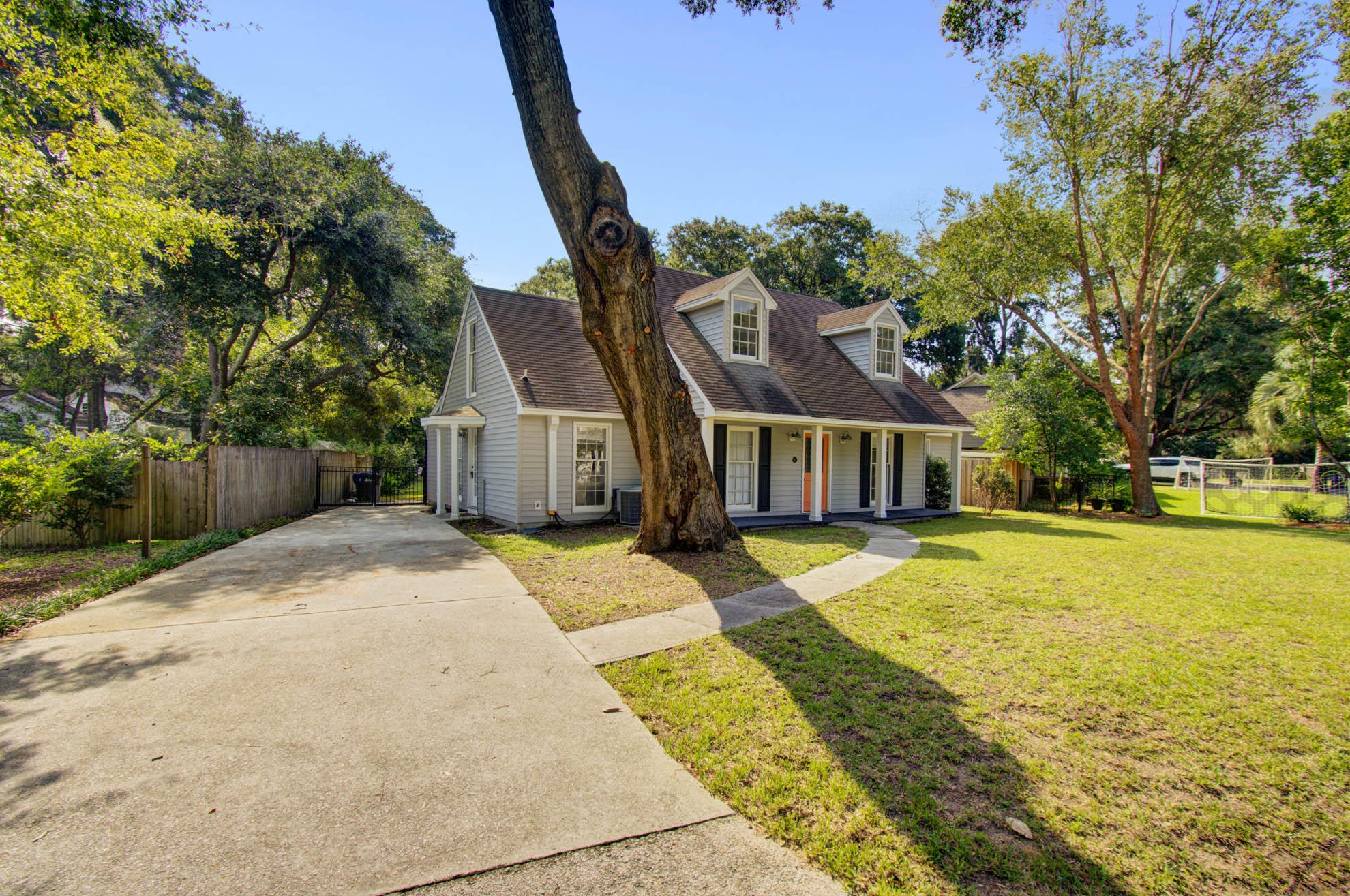 985 Sea Gull Dr, Mount Pleasant, SC 29464