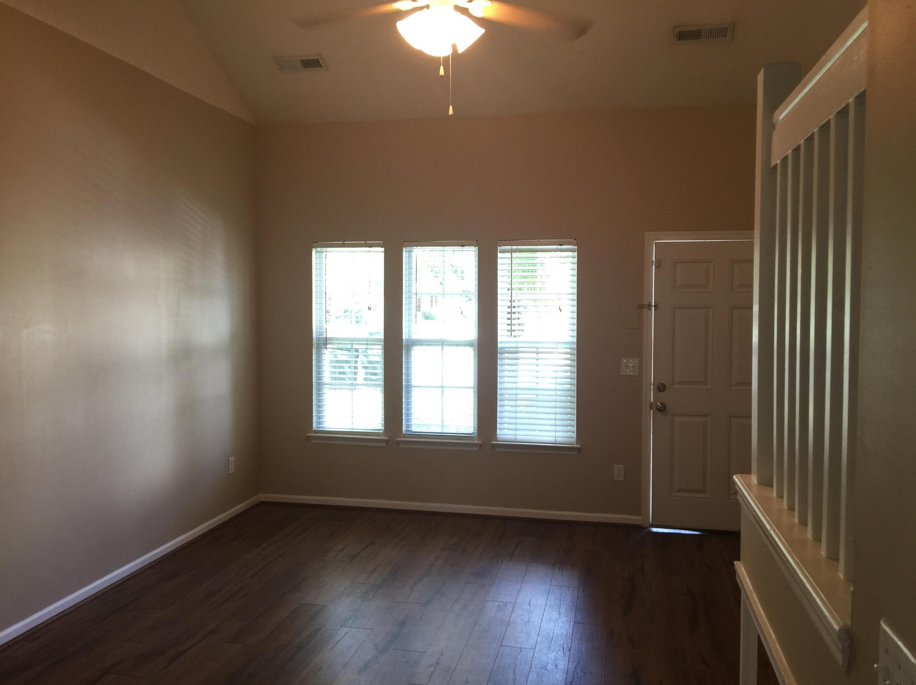 533 Tayrn Dr, Charleston SC  29492-8238 exterior