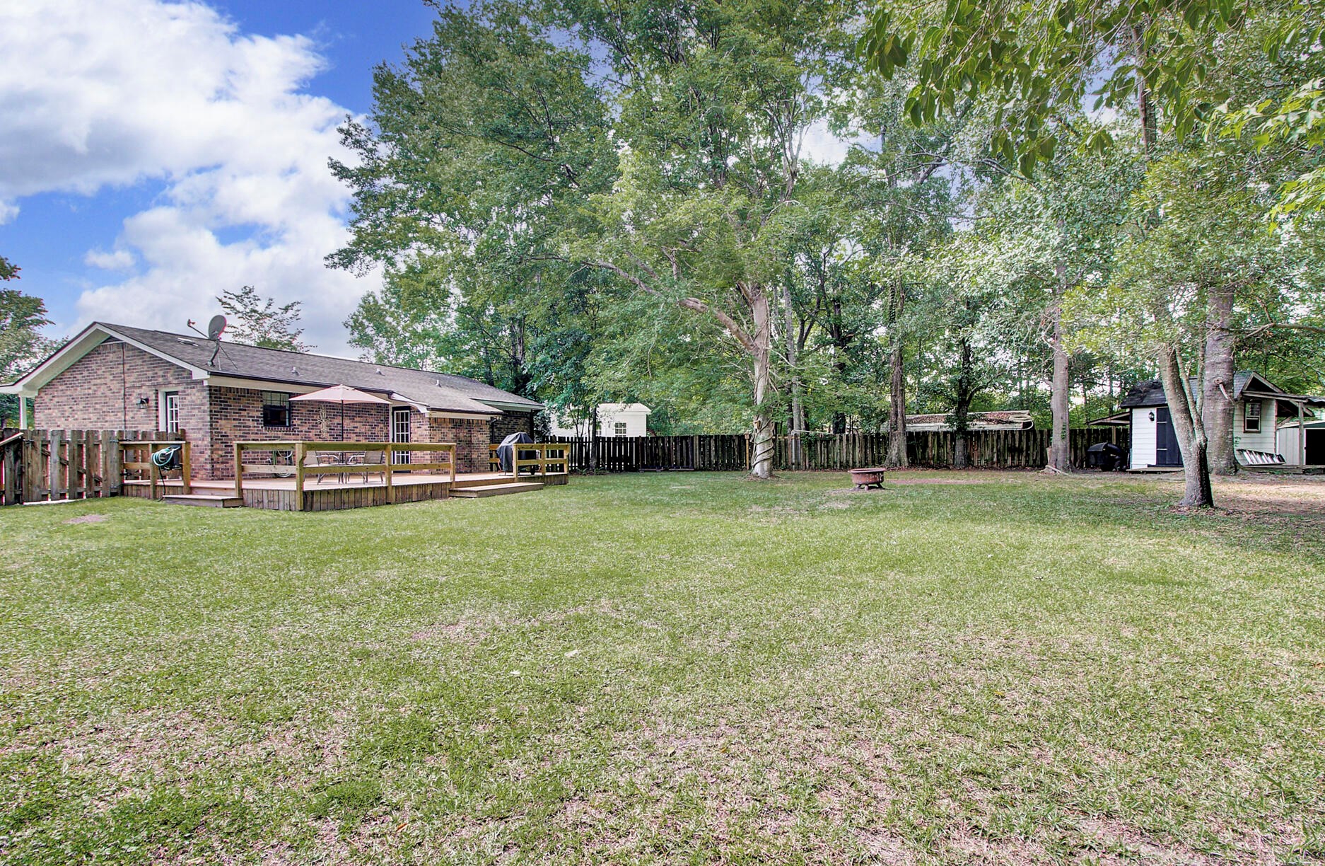 110 Hill Ct, Moncks Corner, SC 29461-4053