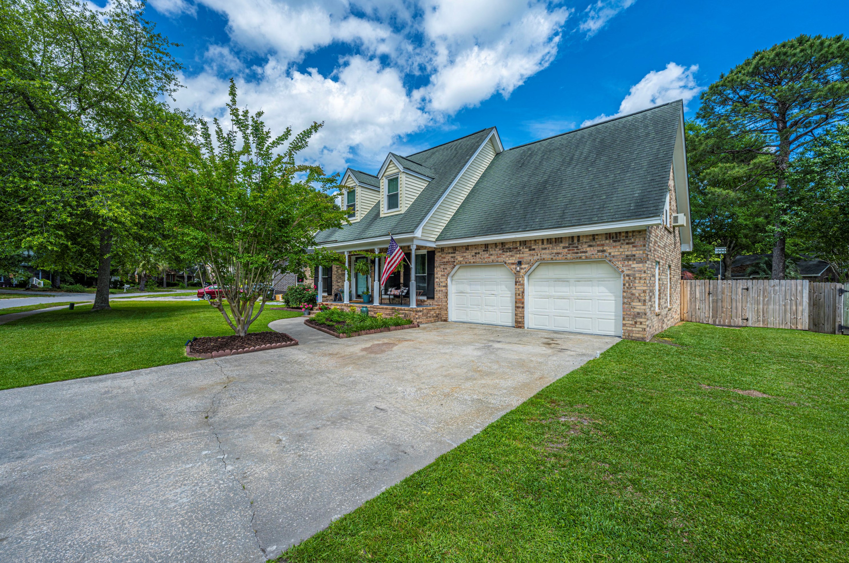 116 Towhee Dr, Summerville, SC 29485-7433
