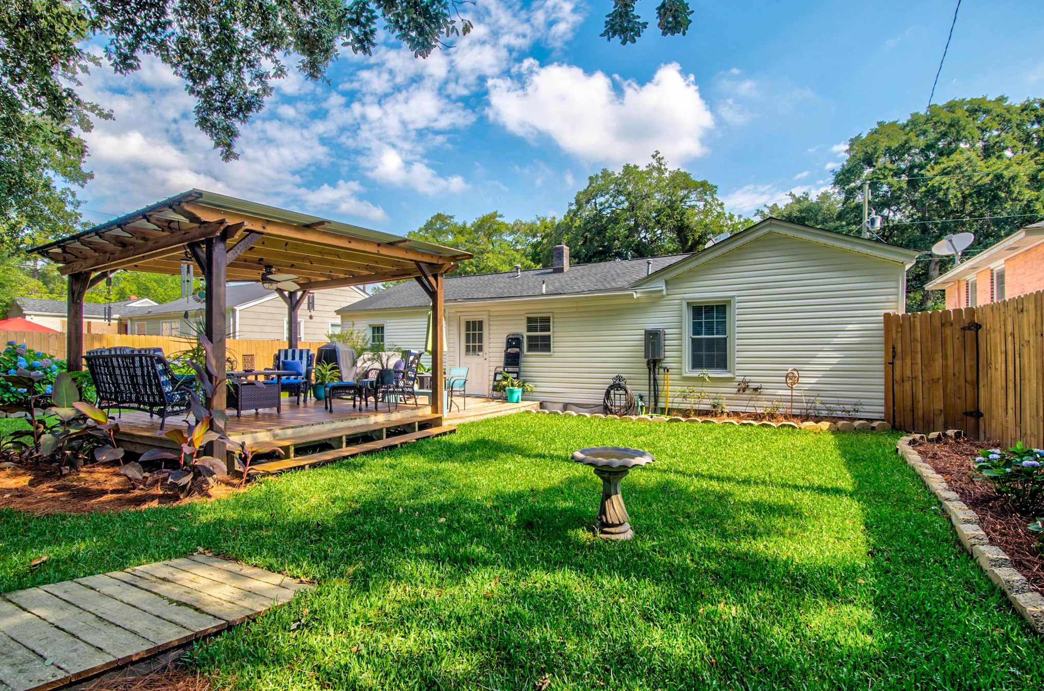 1189 Camden St, Charleston SC 29405-4328 exterior