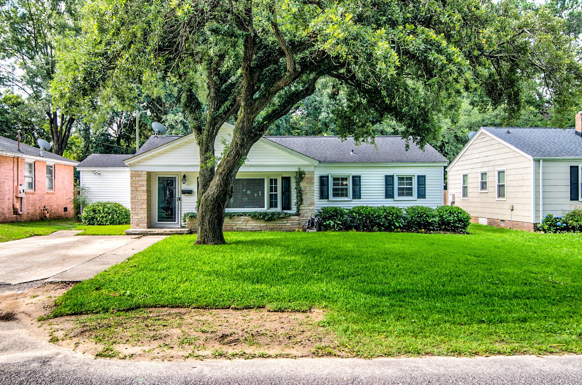 1189 Camden St, Charleston SC 29405-4328 exterior