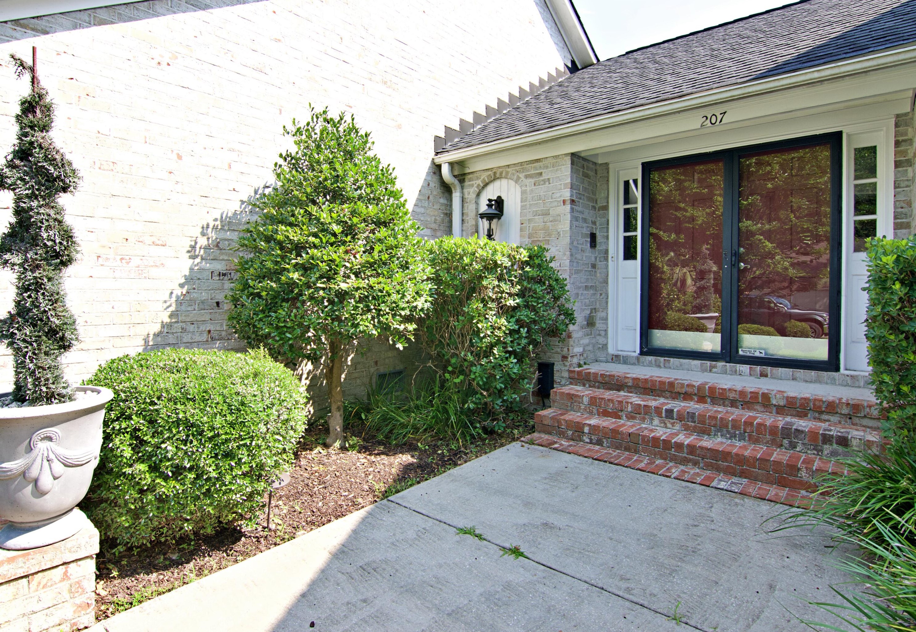 207 Fort St, Summerville, SC 29485-8387