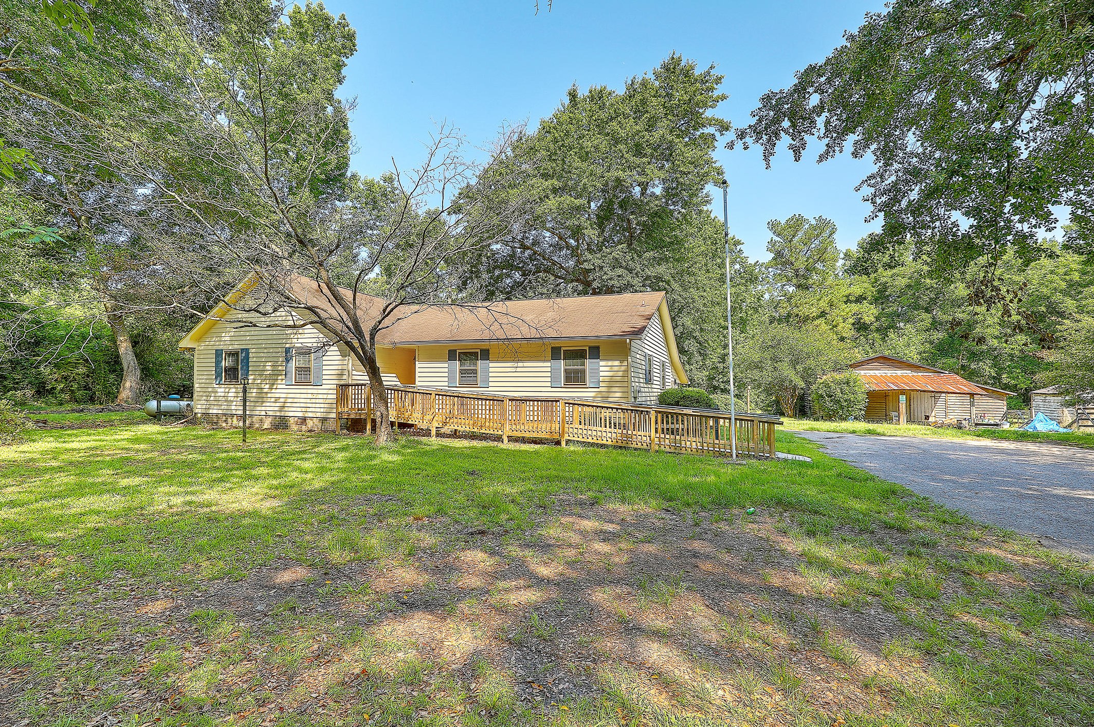 319 Academy Rd, Saint George, SC 29477