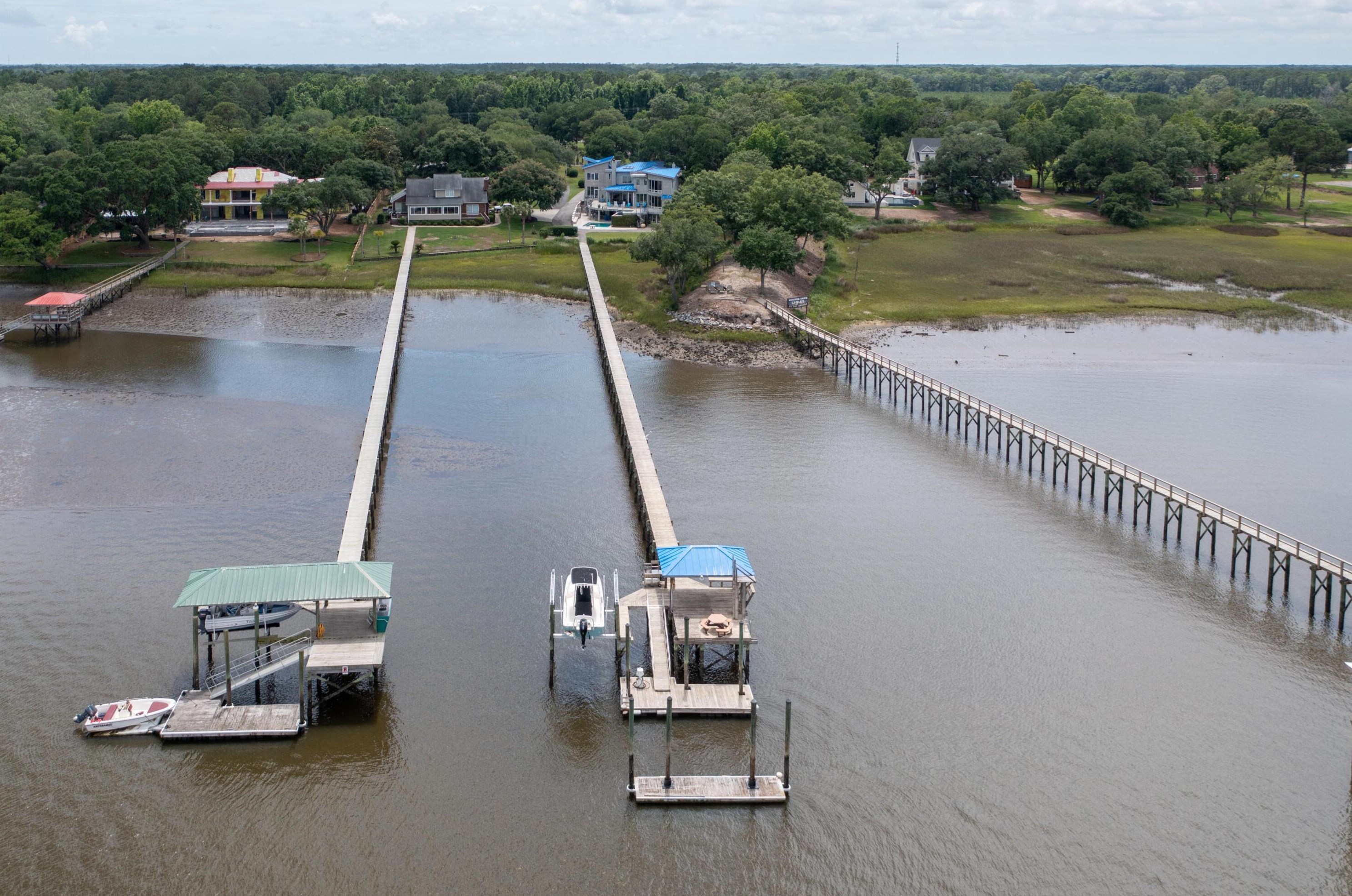 949 River Rd, Johns Island, SC 29455