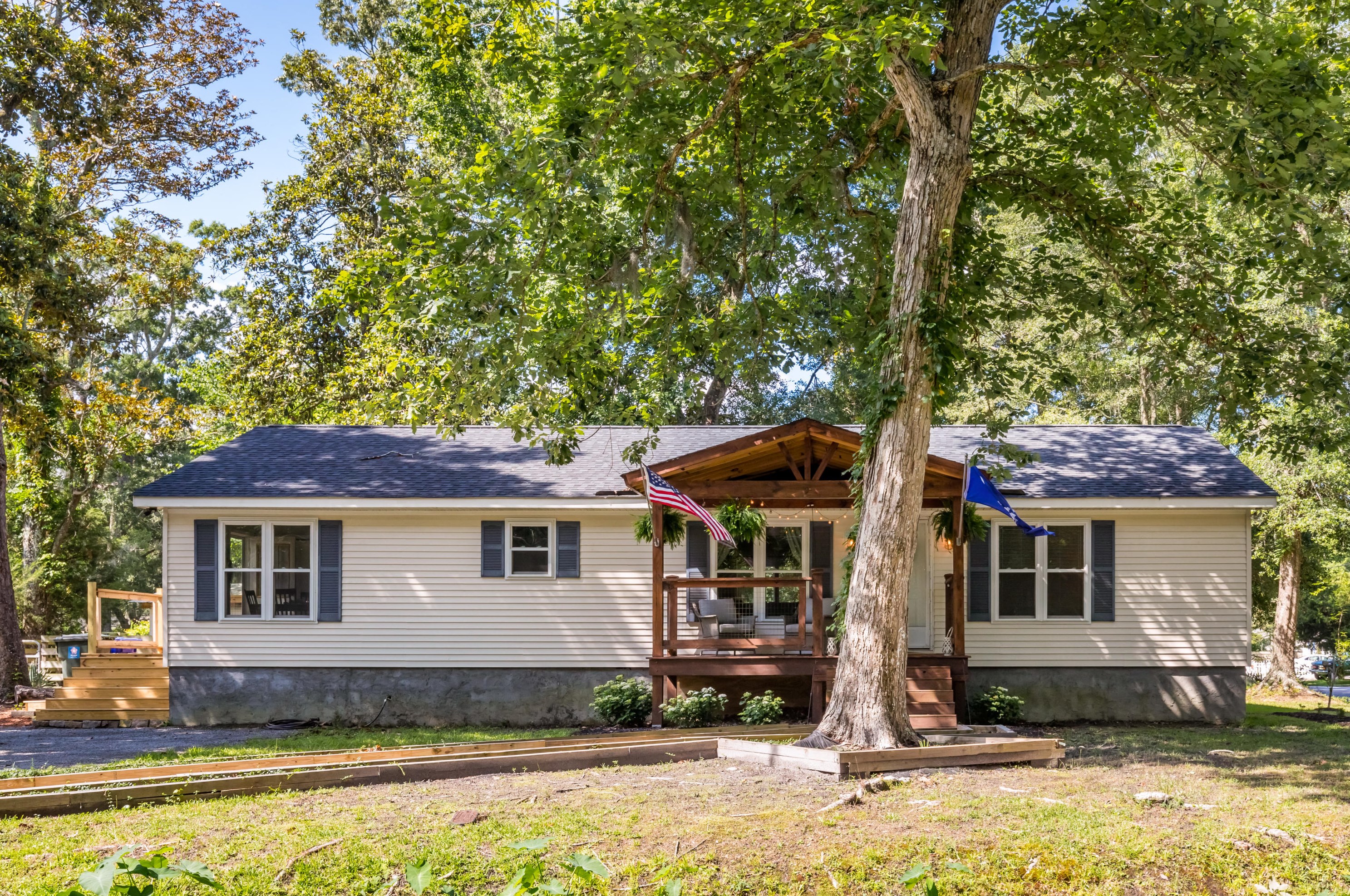 1986 Nitsa St, Johns Island, SC 29455
