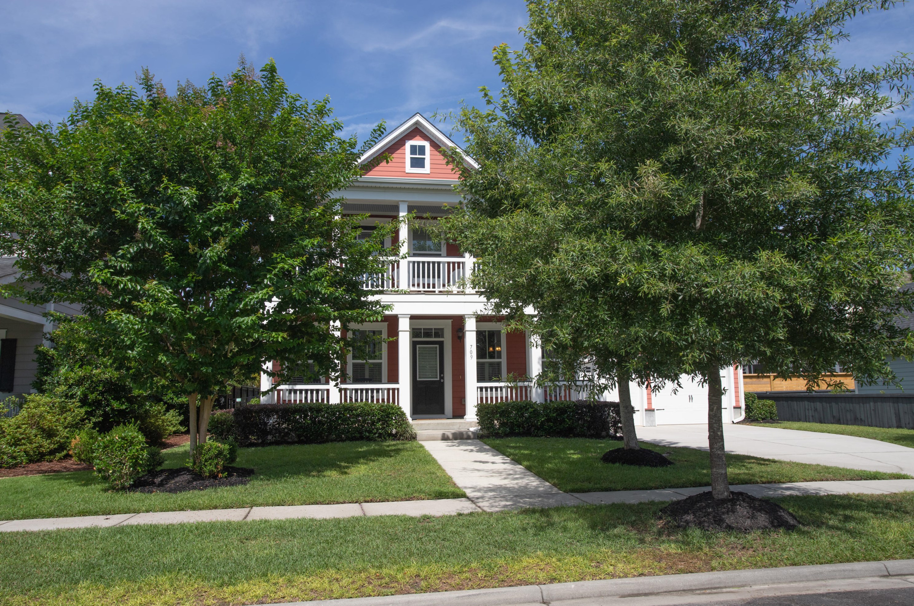 709 Quintan St, Summerville, SC 29486-0400