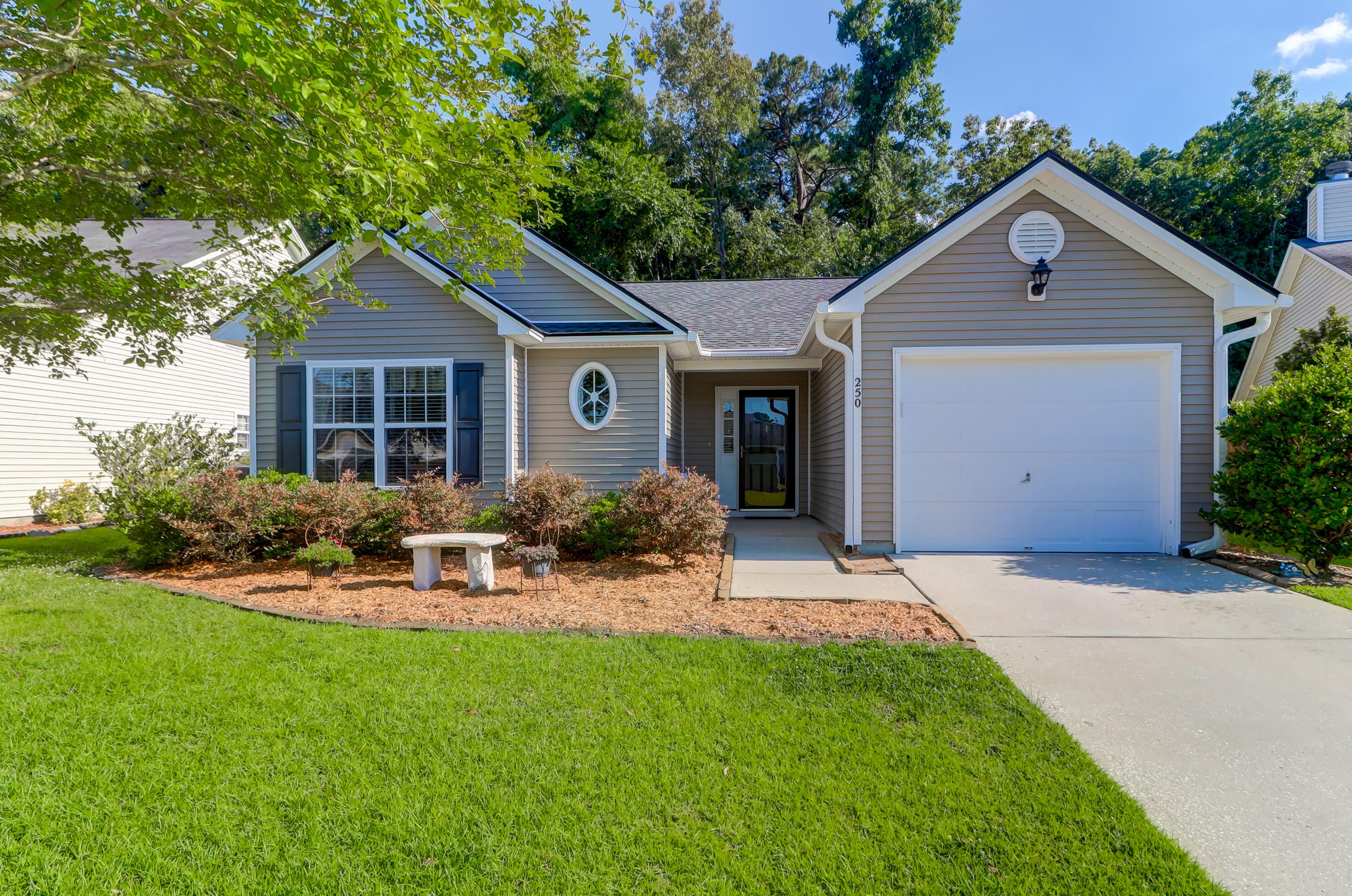 250 Island Green Rd, Charleston, SC 29445-7333