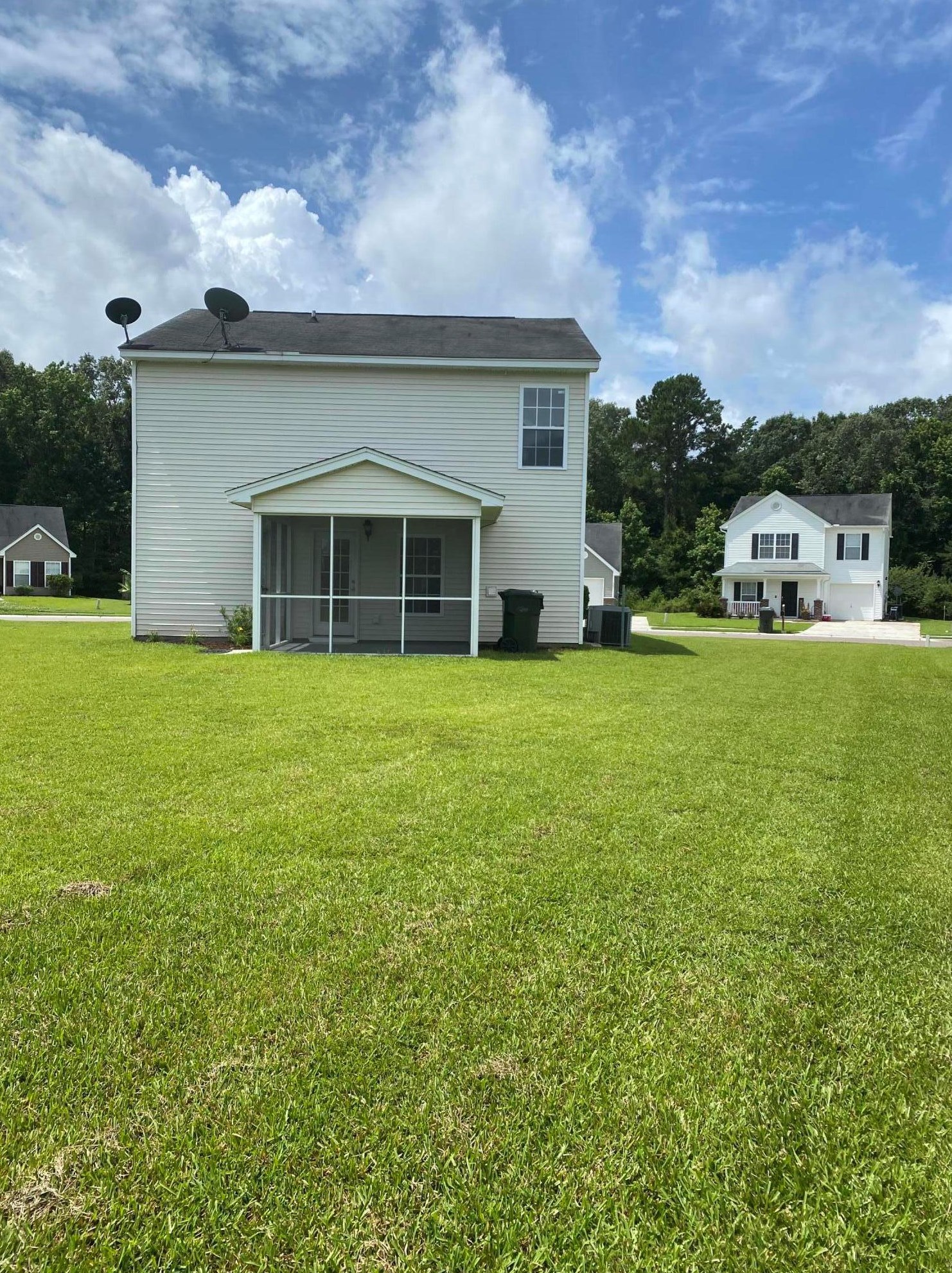240 Border Rd, Charleston, SC 29445-9642