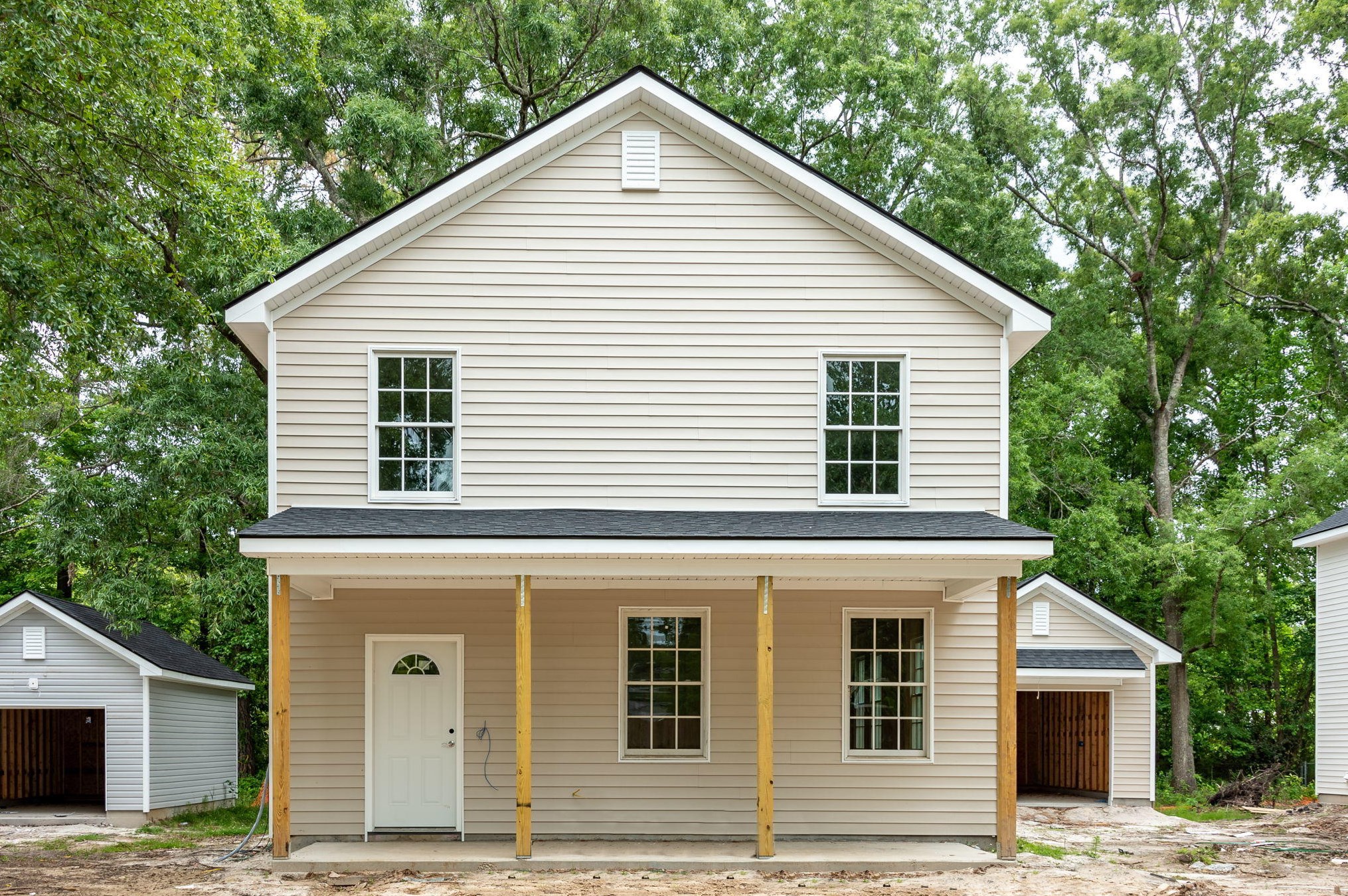 8700 Jenny Lind St, Charleston, SC 29406-9084