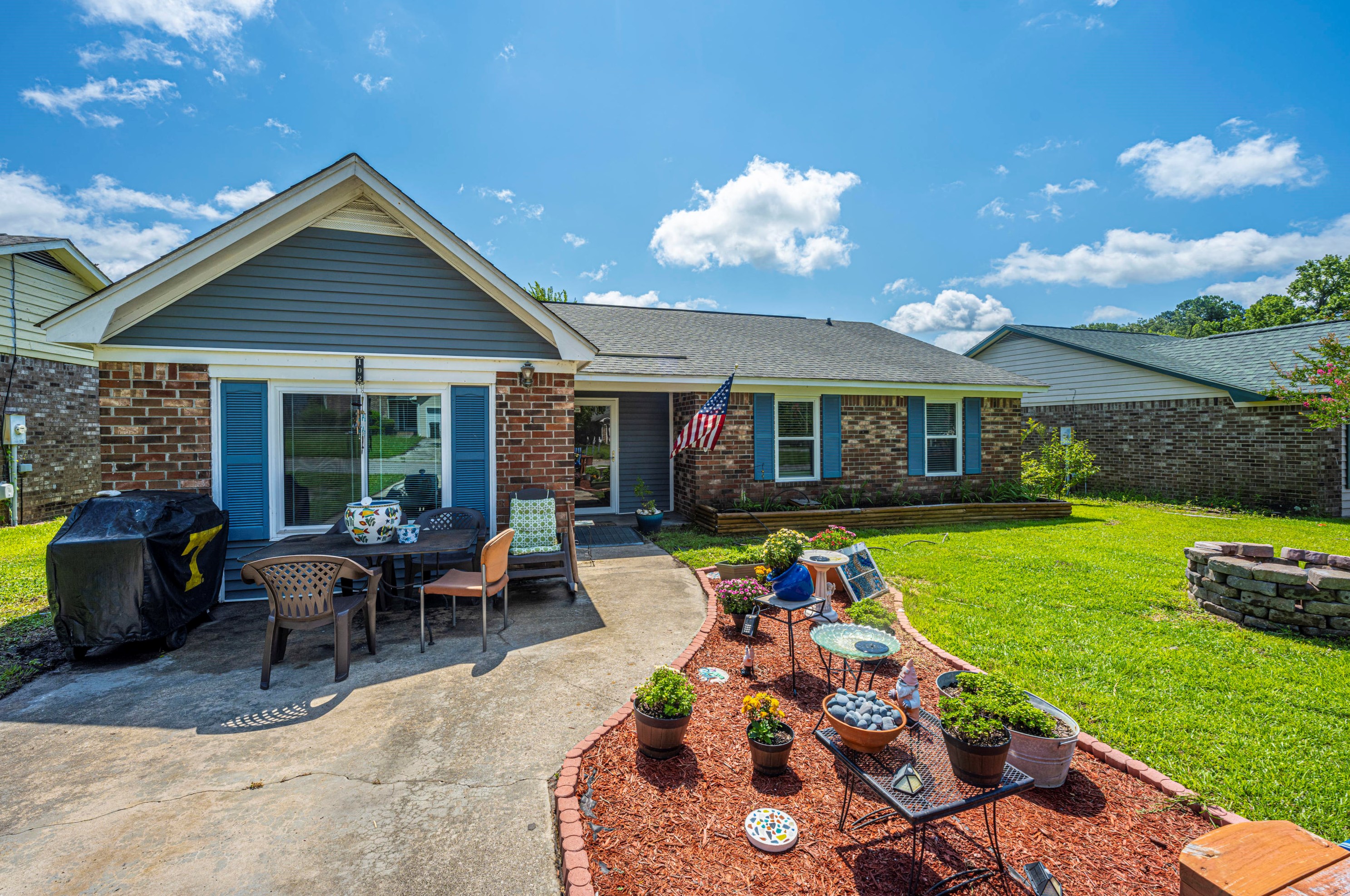 102 Evergreen Magnolia Ave, Charleston, SC 29445-3642