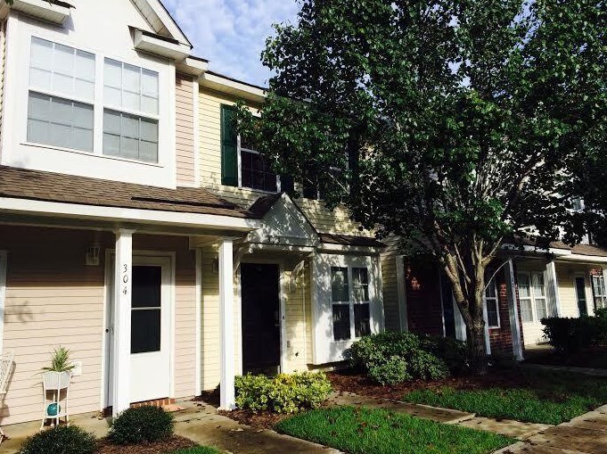 303 Elm Hall Cir, Summerville, SC 29483