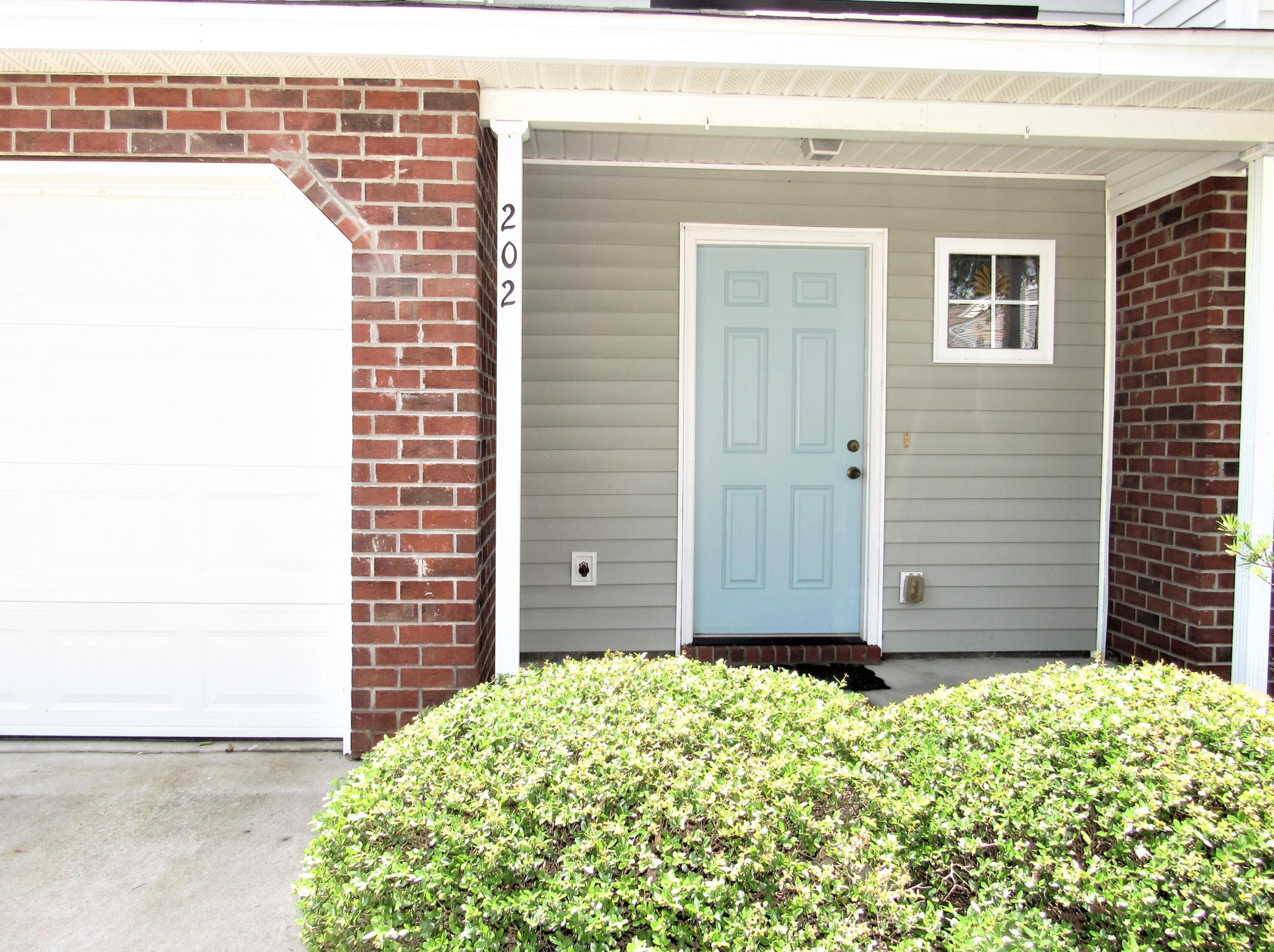 202 Poplar Grove Pl, Summerville, SC 29483-1677
