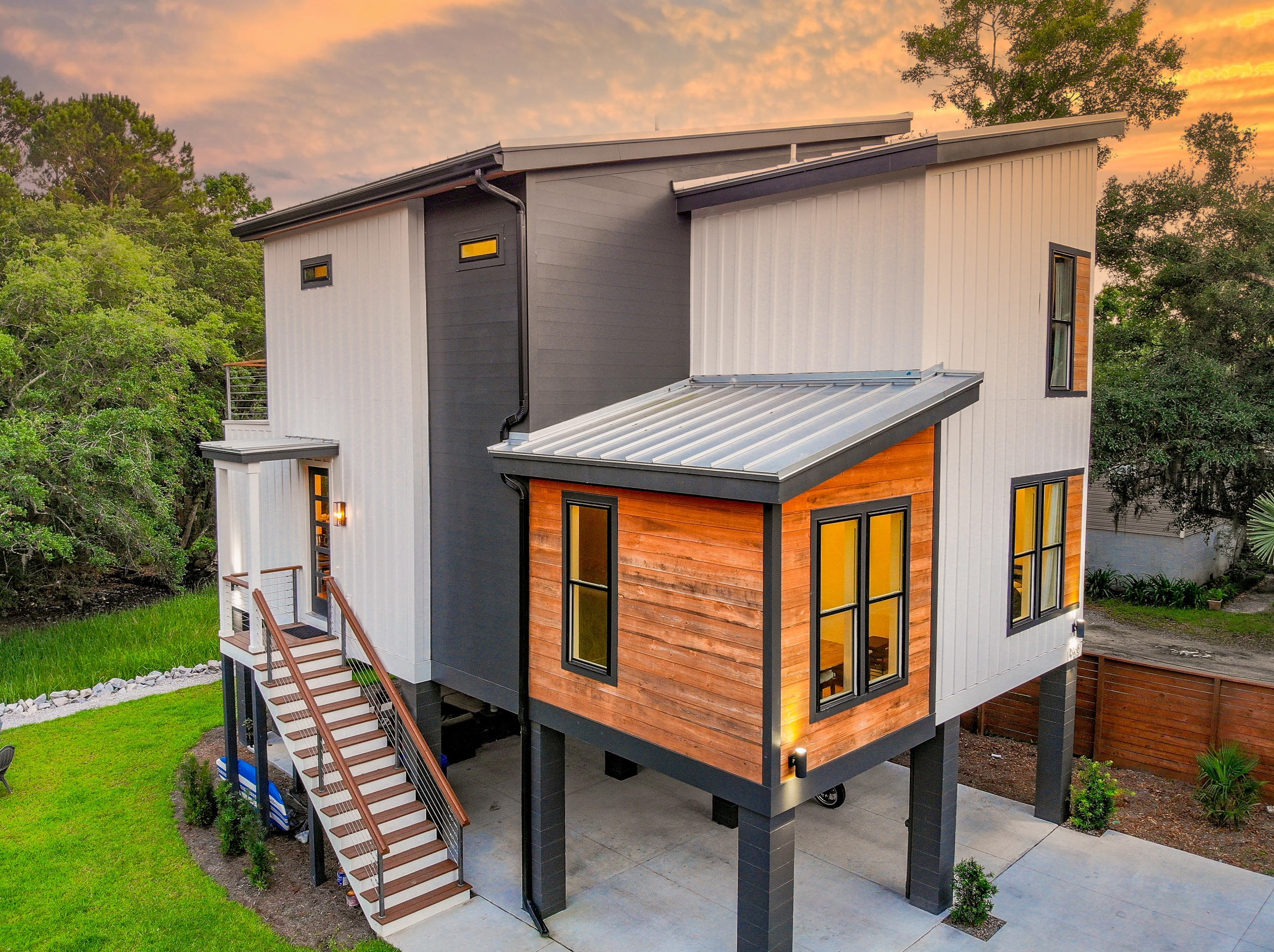 1965 Central Park Rd, Charleston SC  29412-2817 exterior