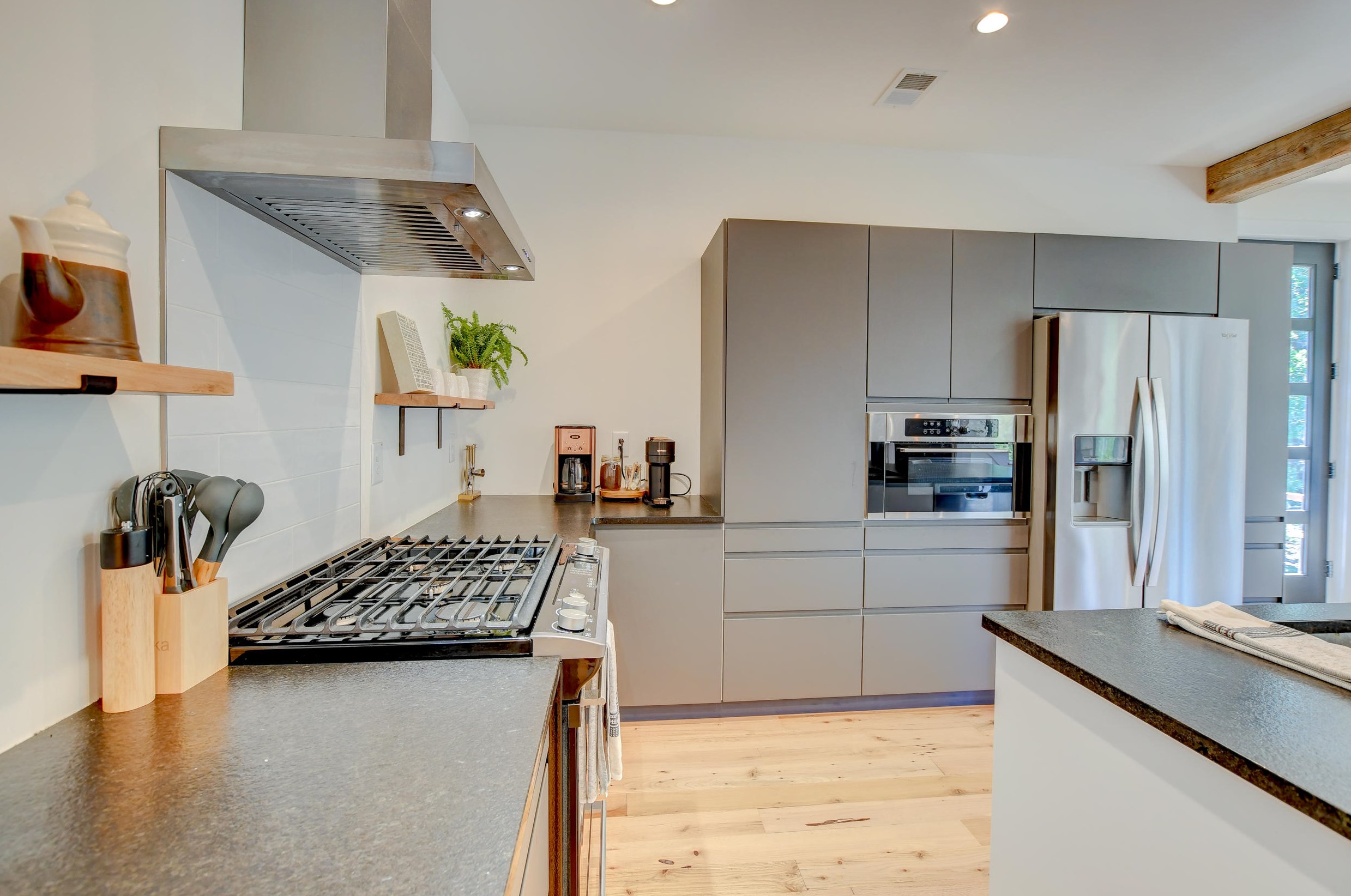 1965 Central Park Rd, Charleston SC  29412-2817 exterior