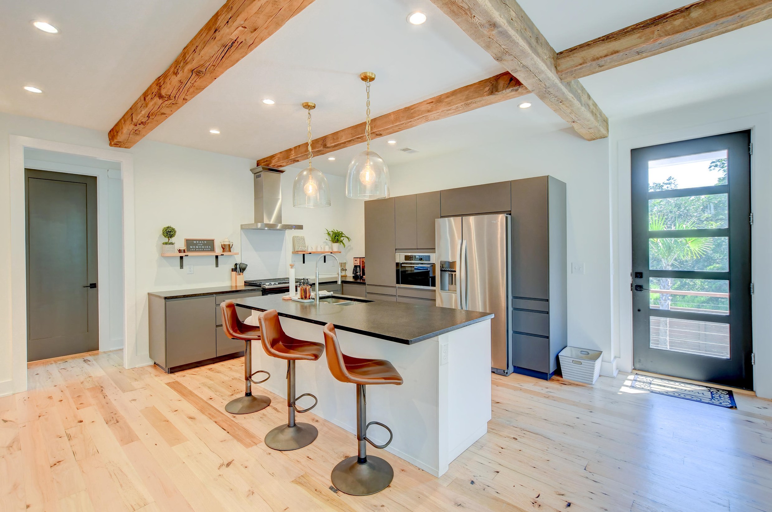 1965 Central Park Rd, Charleston SC  29412-2817 exterior