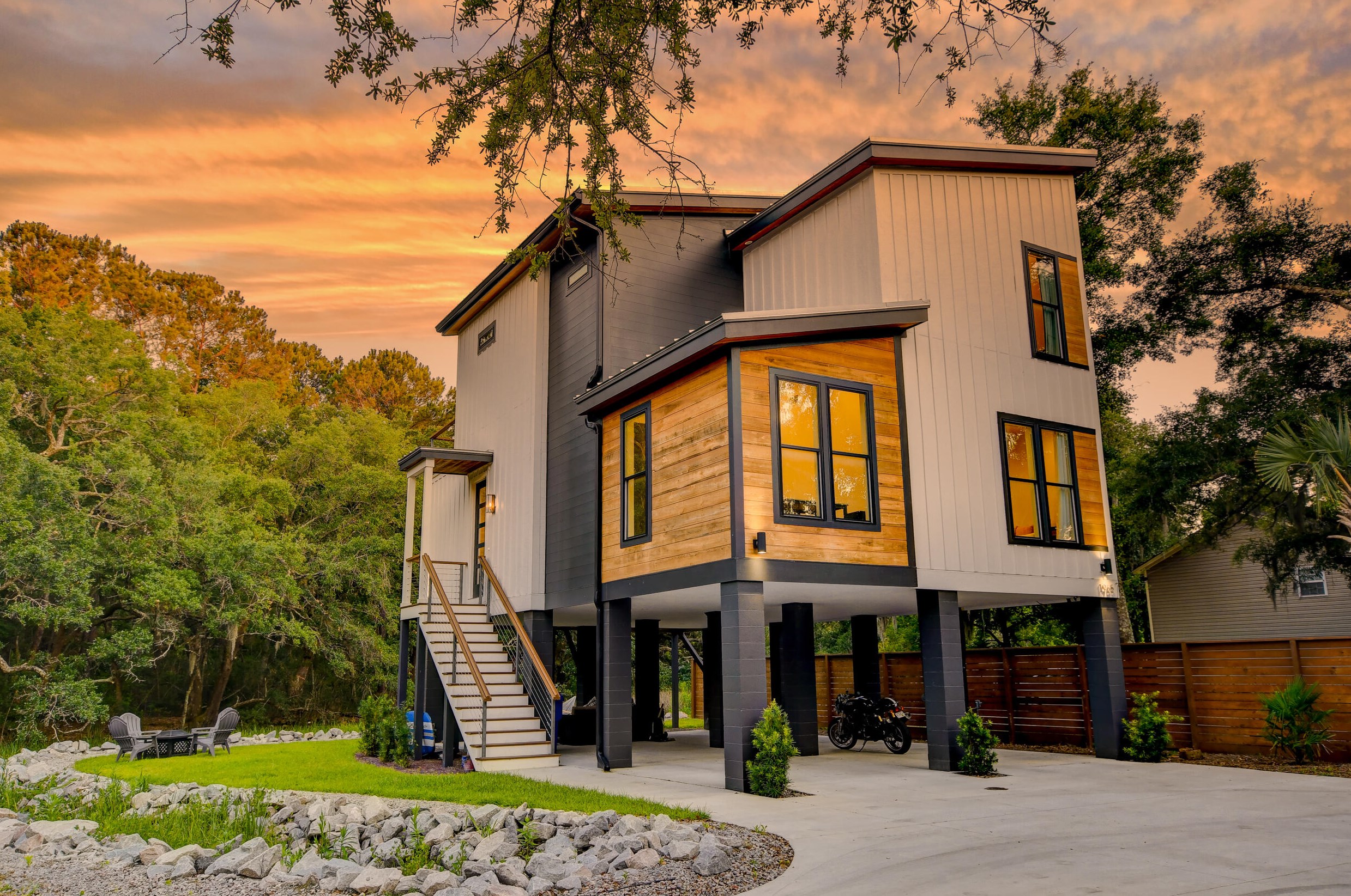 1965 Central Park Rd, Charleston SC  29412-2817 exterior