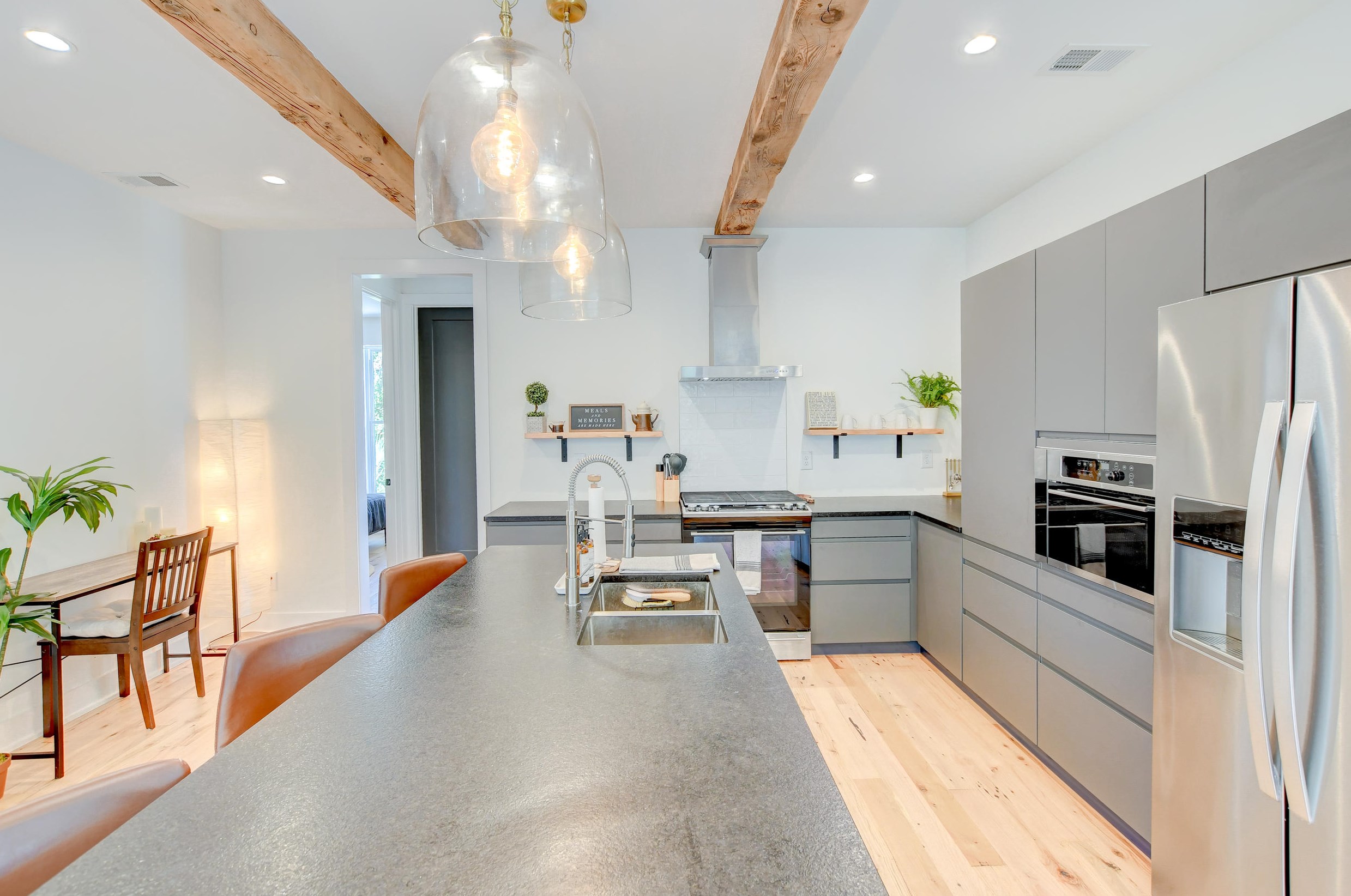 1965 Central Park Rd, Charleston SC  29412-2817 exterior