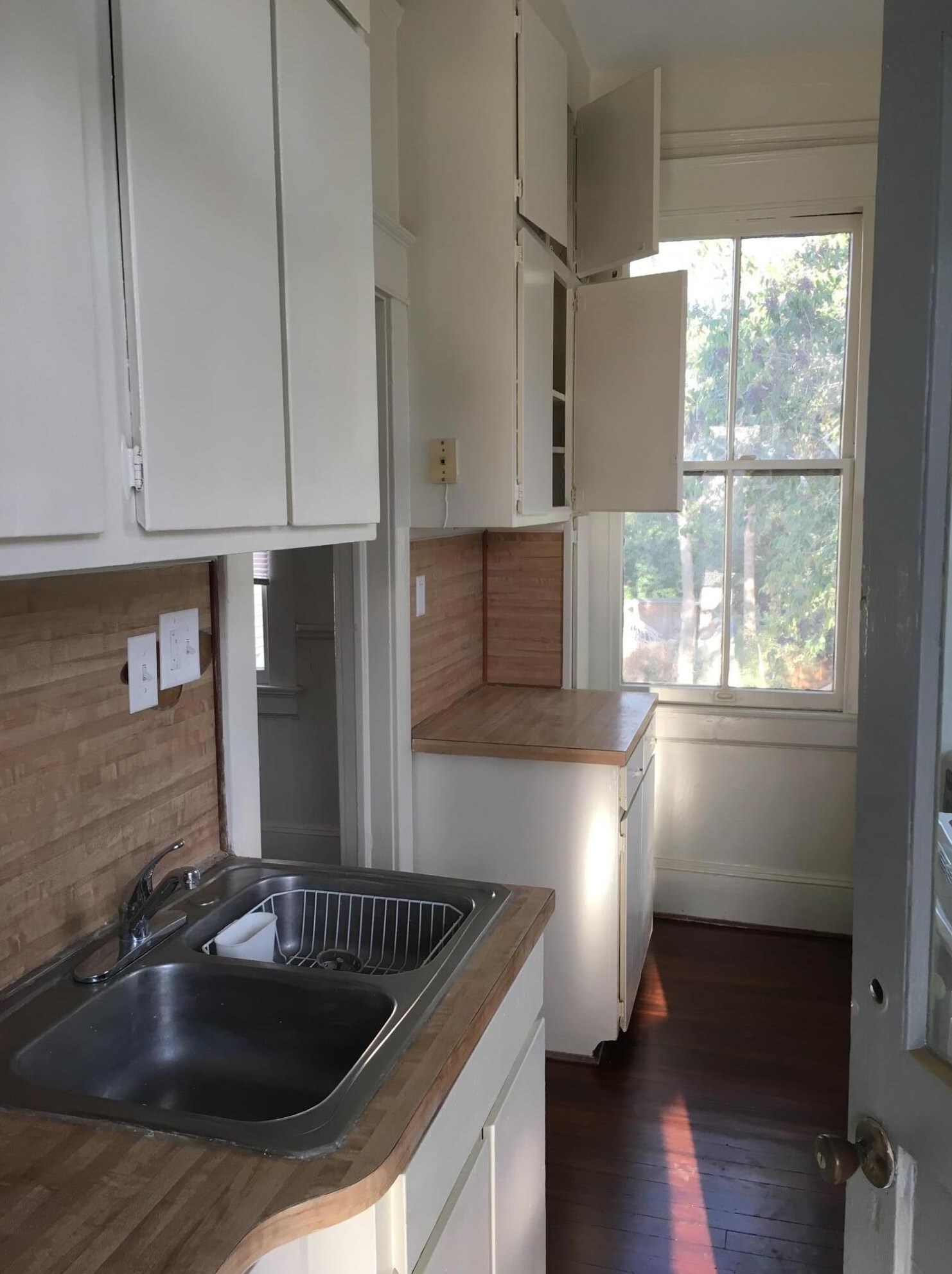 28 Gadsden St #b, Charleston, SC 29401