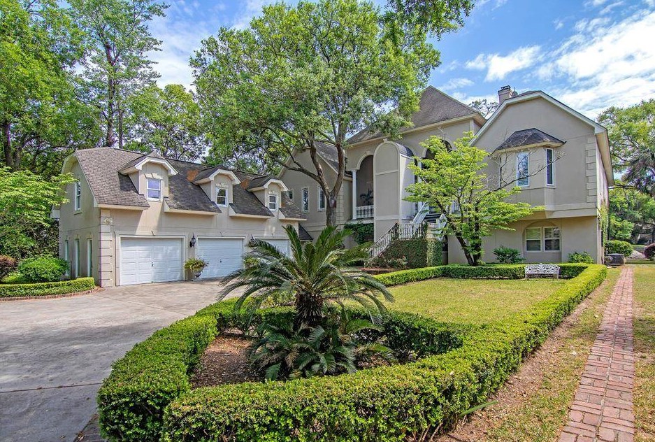 1323 S Edgewater Dr, Charleston, SC 29407