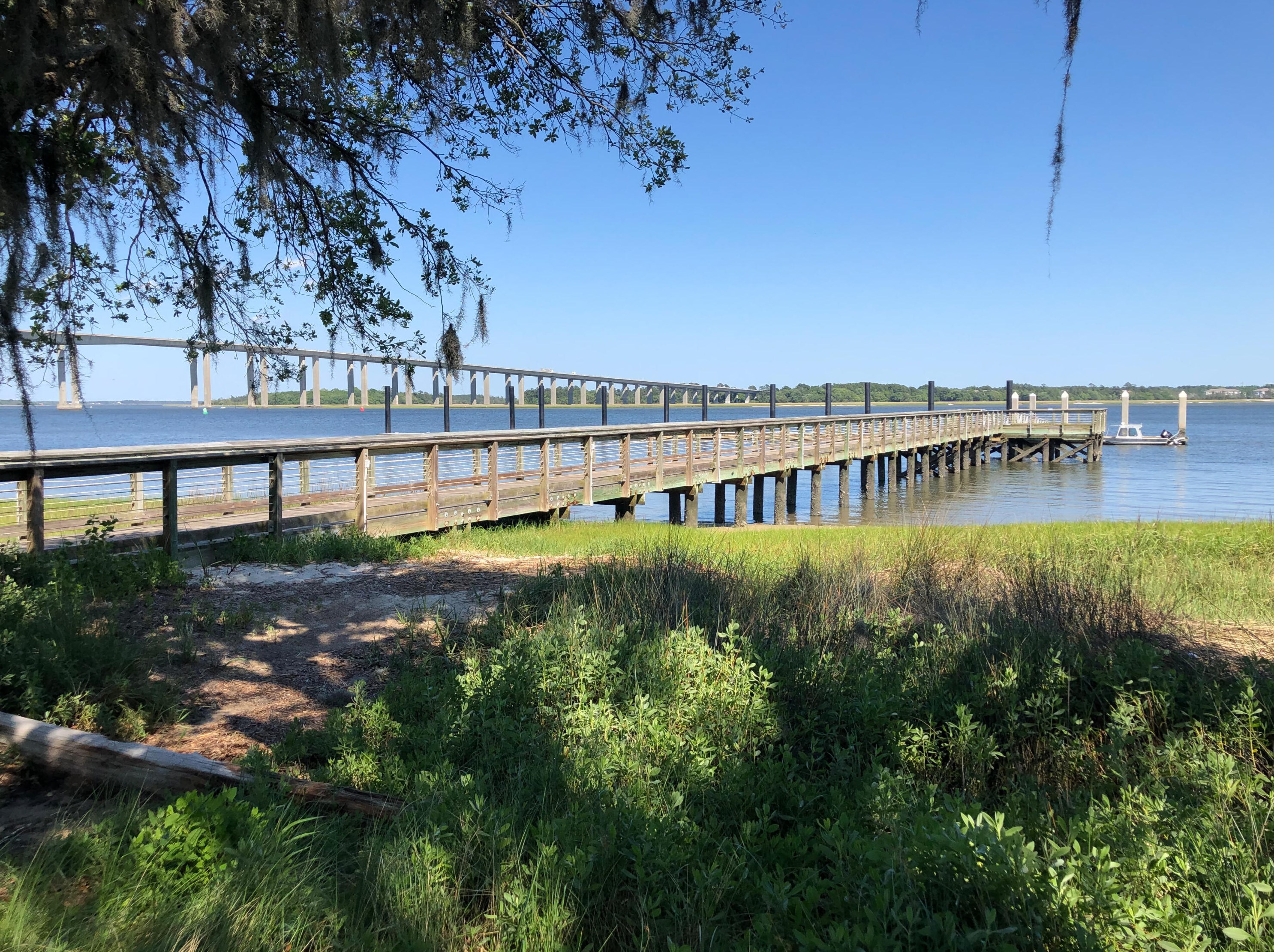 200 River Landing Dr, Charleston SC  29492-8282 exterior