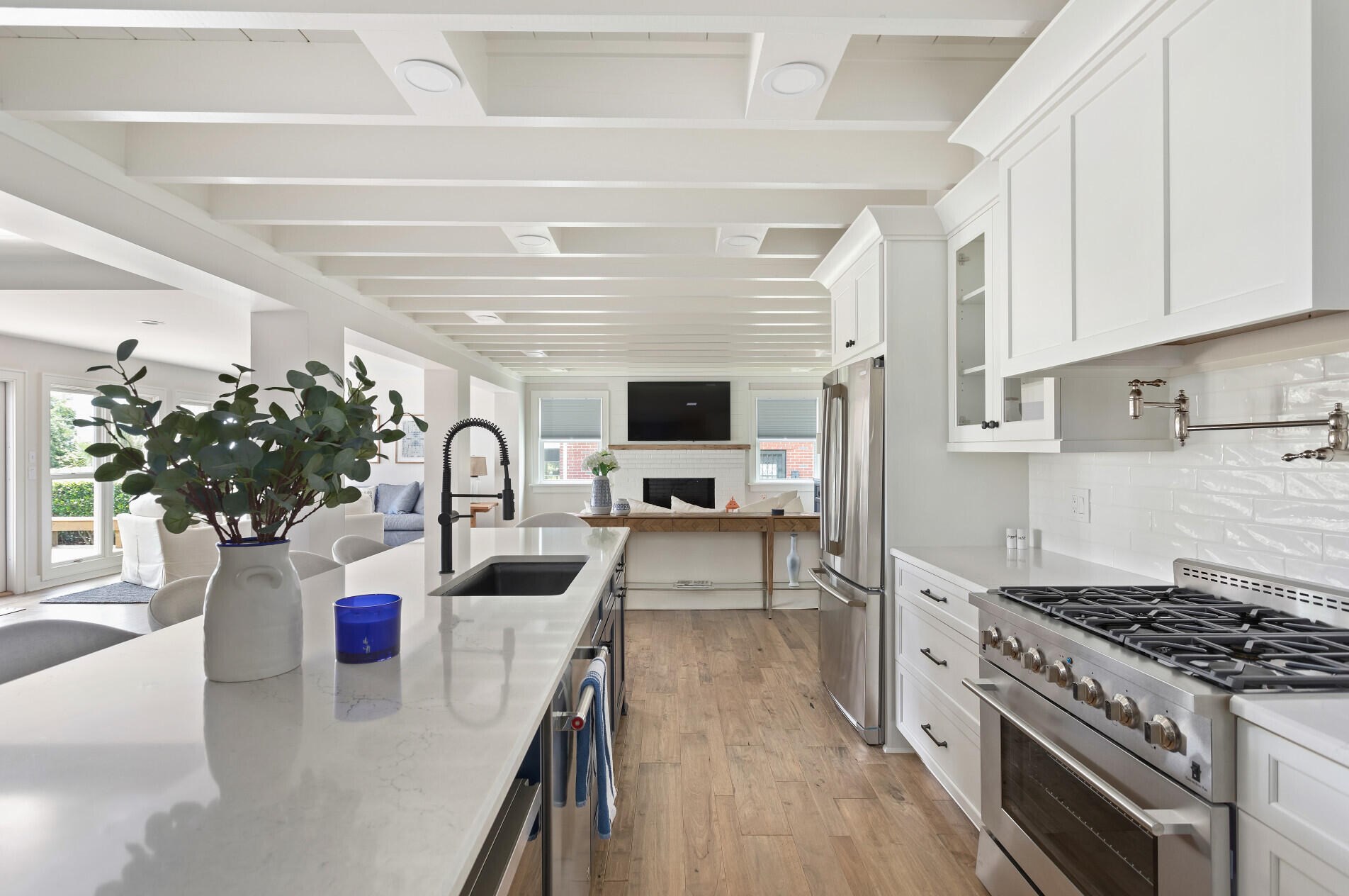 1837 Capri Dr, Charleston SC  29407-7603 exterior