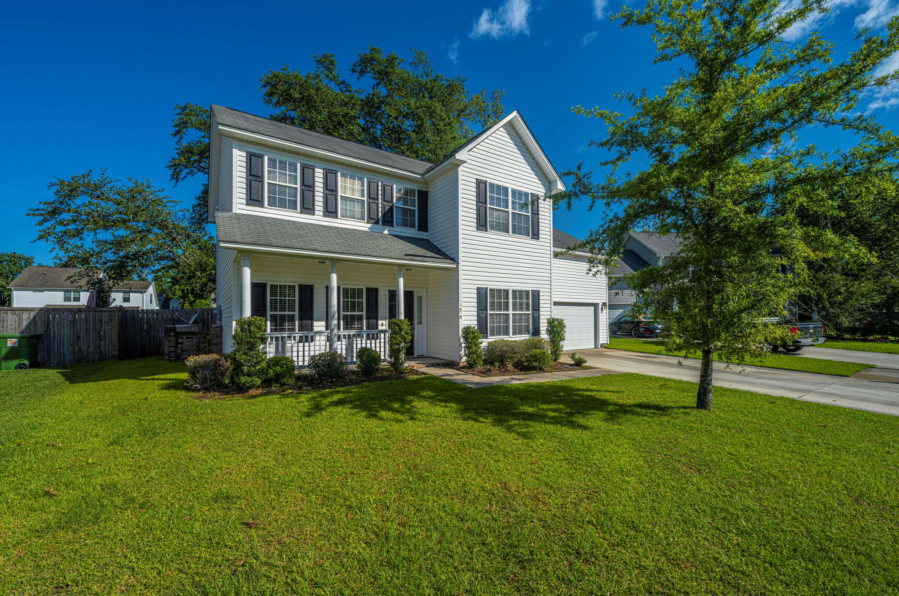 205 Threshing Ct, Moncks Corner, SC 29461-6467