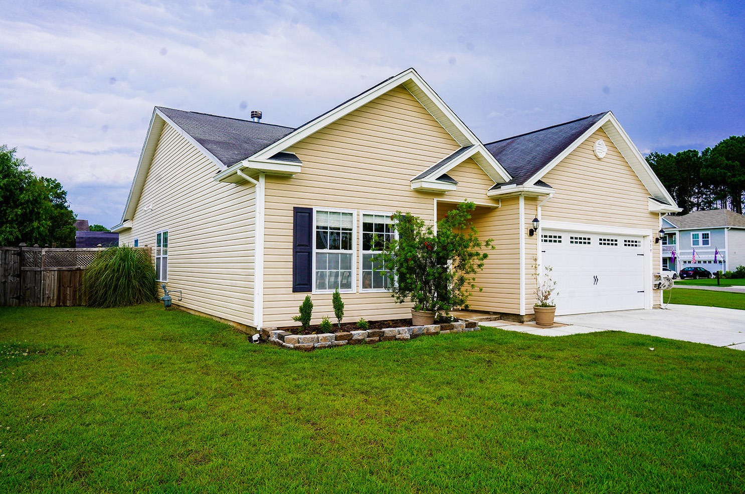 319 Killarney Trl, Moncks Corner, SC 29461-8857
