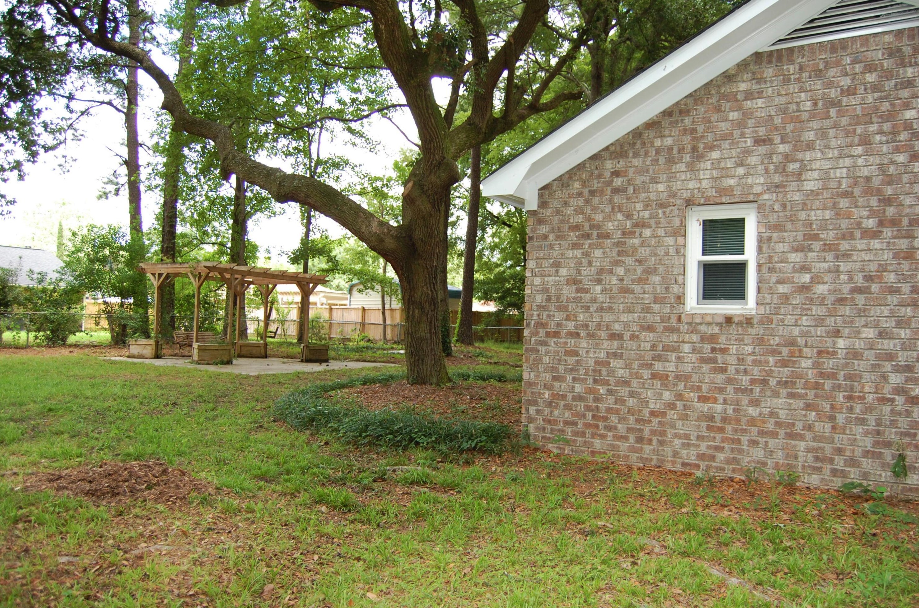 101 Camellia Rd, Charleston SC  29445-3418 exterior