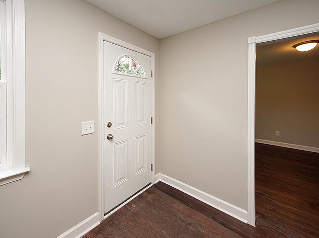 205 6th St, Walterboro, SC 29488-3454