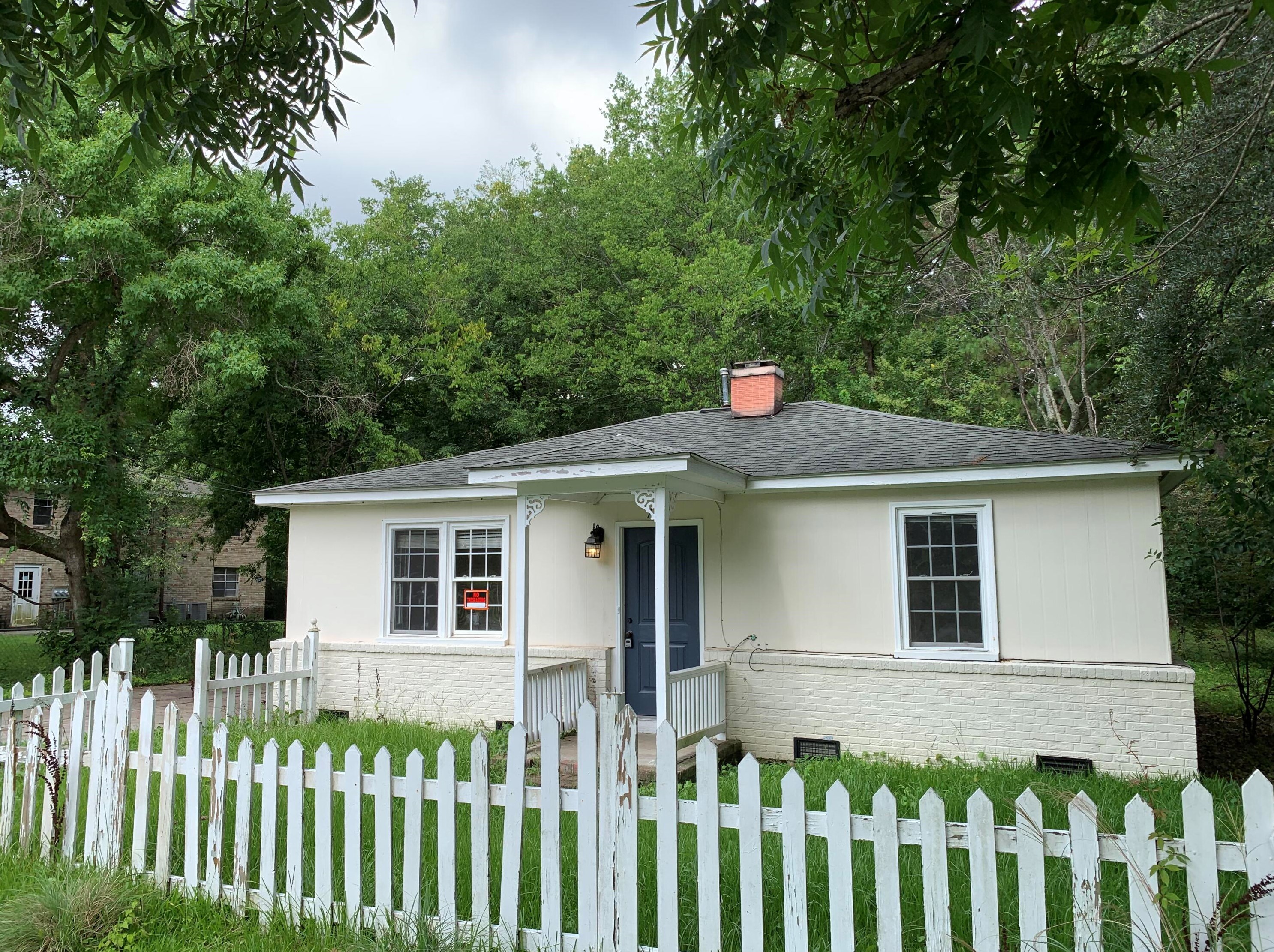 711 Locust St, Charleston, SC 29407