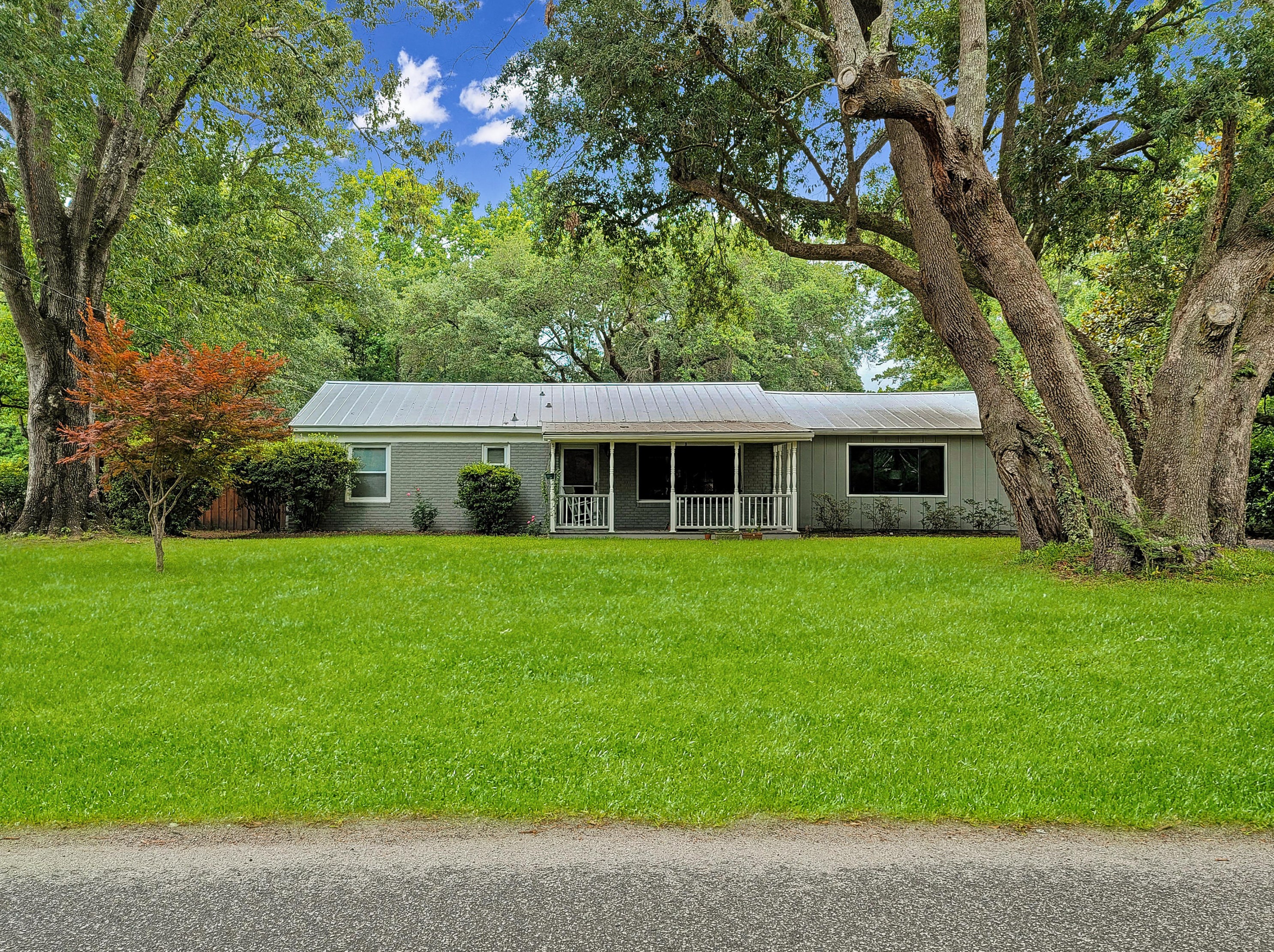 1512 Newbury St, Charleston, SC 29412-4022