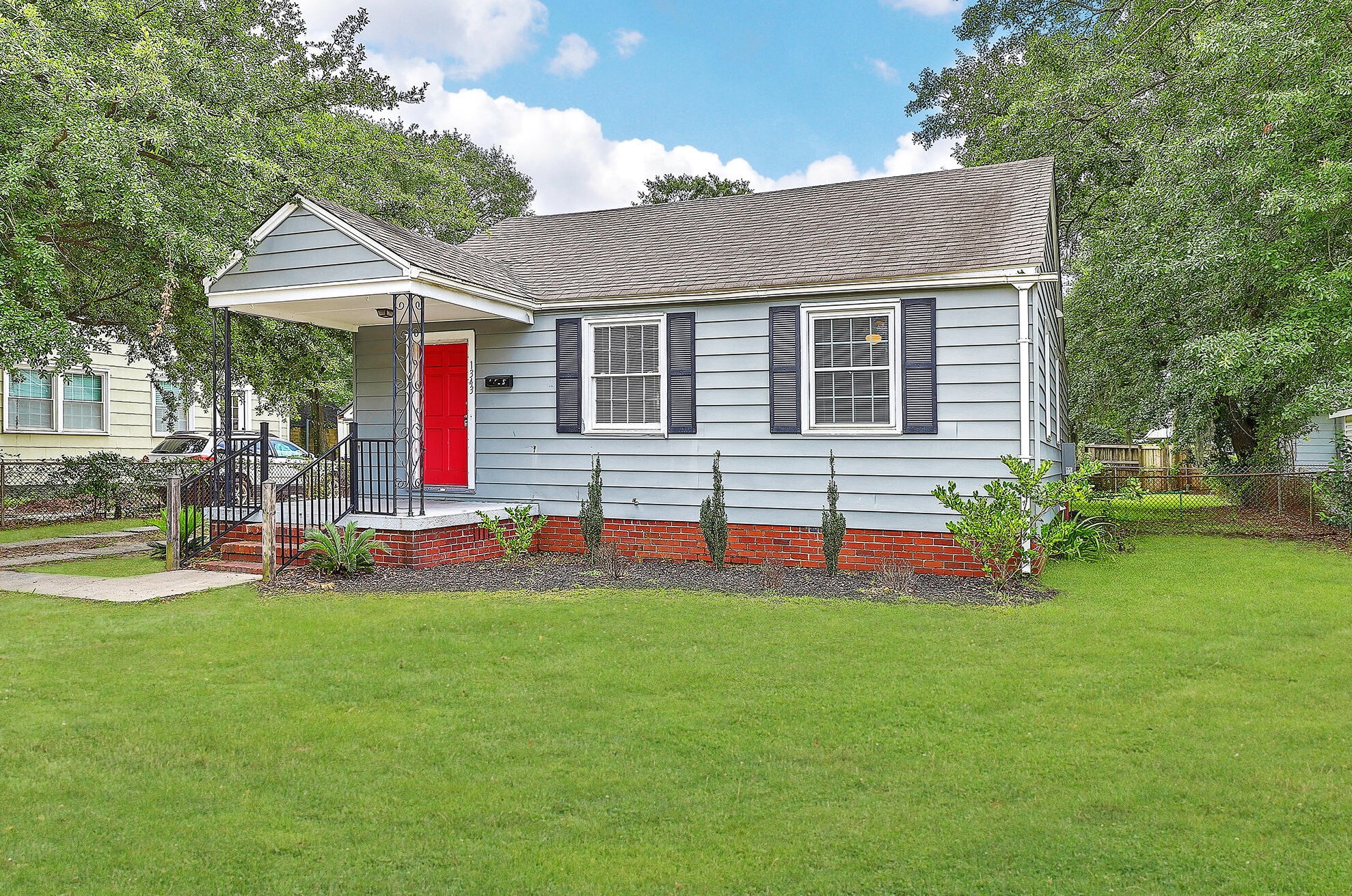 1343 Montague Ave, Charleston SC  29405-4634 exterior
