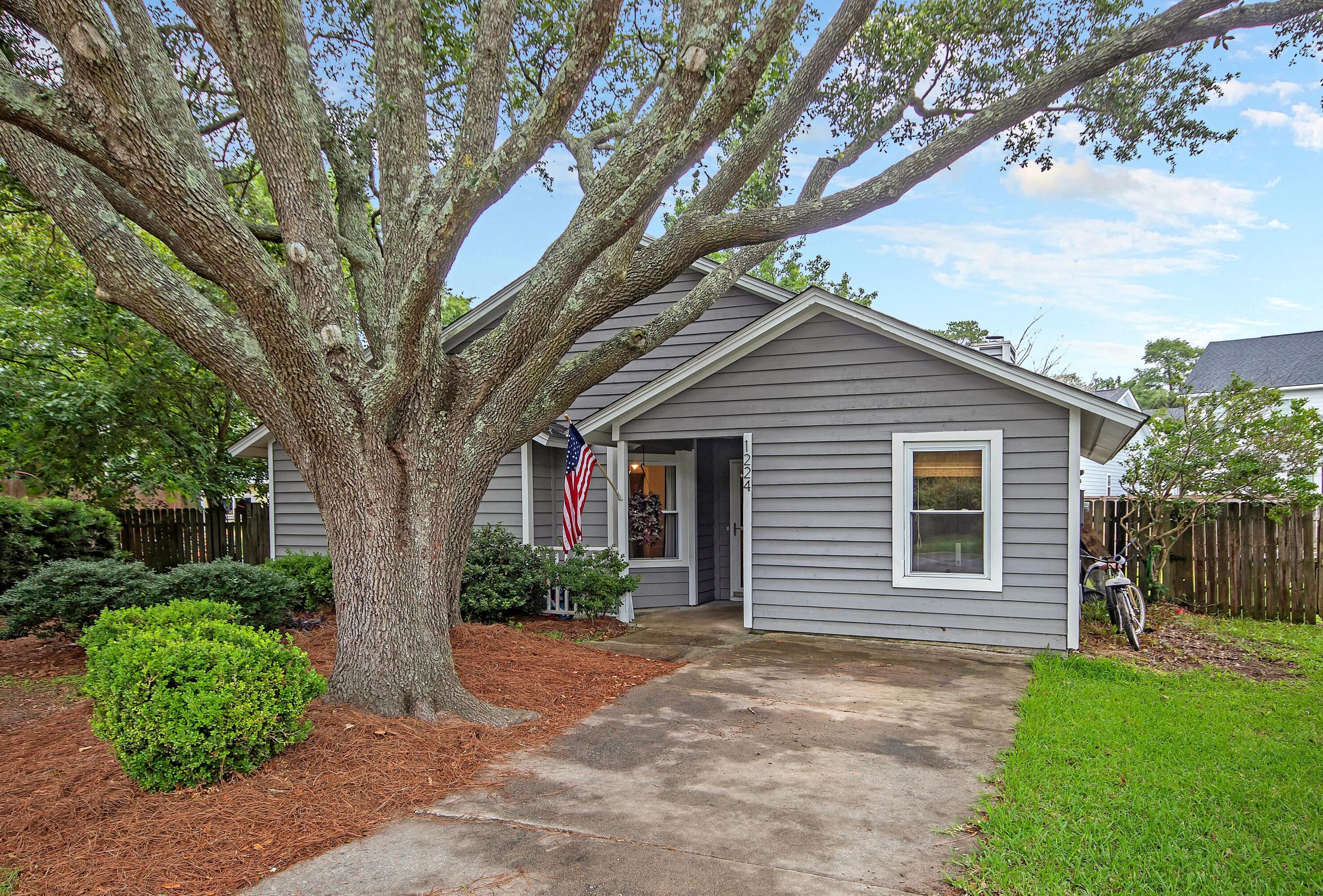 1224 Decoy Ct, Mount Pleasant, SC 29464-4277