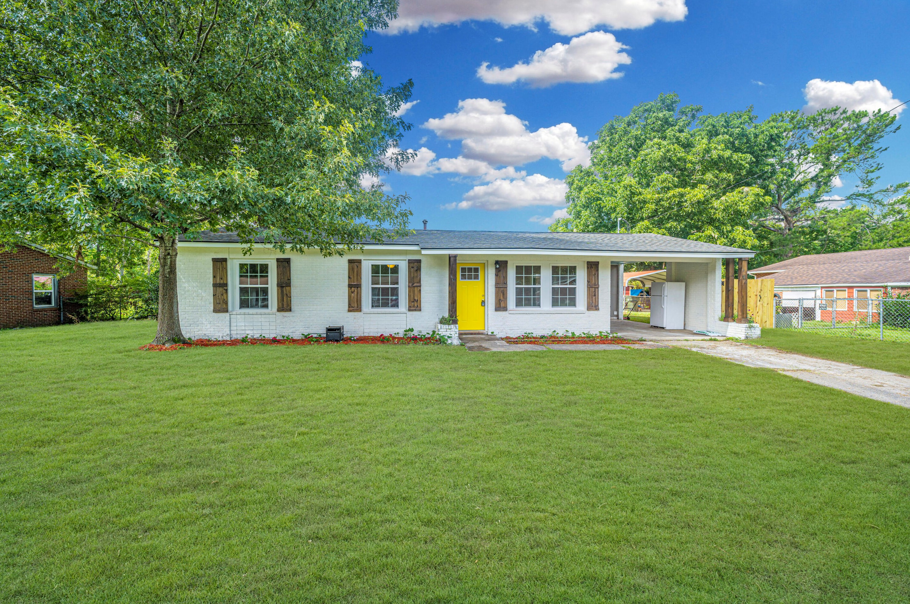 17 Westfield Ave, Charleston, SC 29445-4536