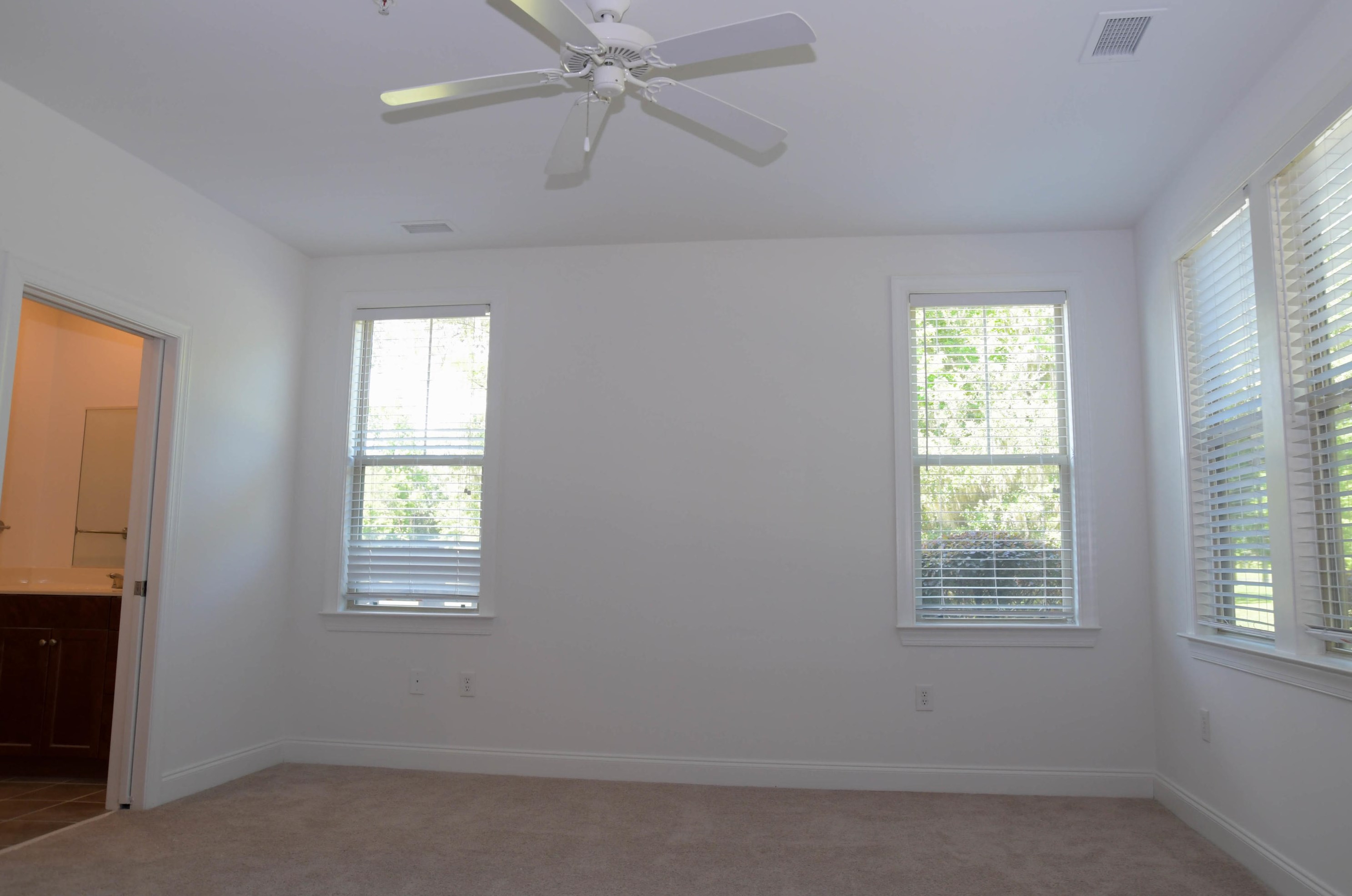 5550 Colonial Chatsworth Cir, Charleston SC 29418-2752 exterior