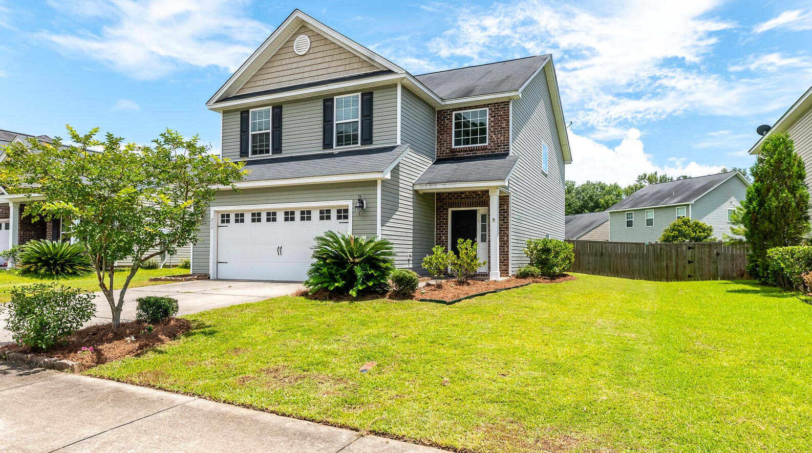 215 Maywood Dr, Moncks Corner, SC 29461-8892